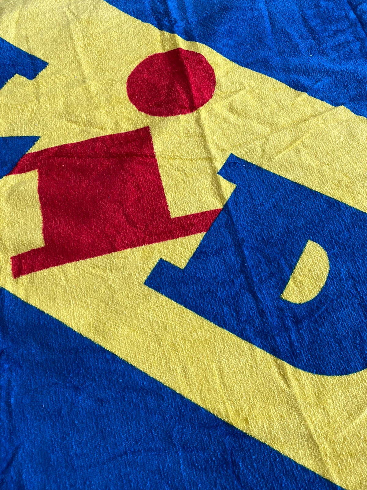 Lidl ręcznik plażowy z dużym logo