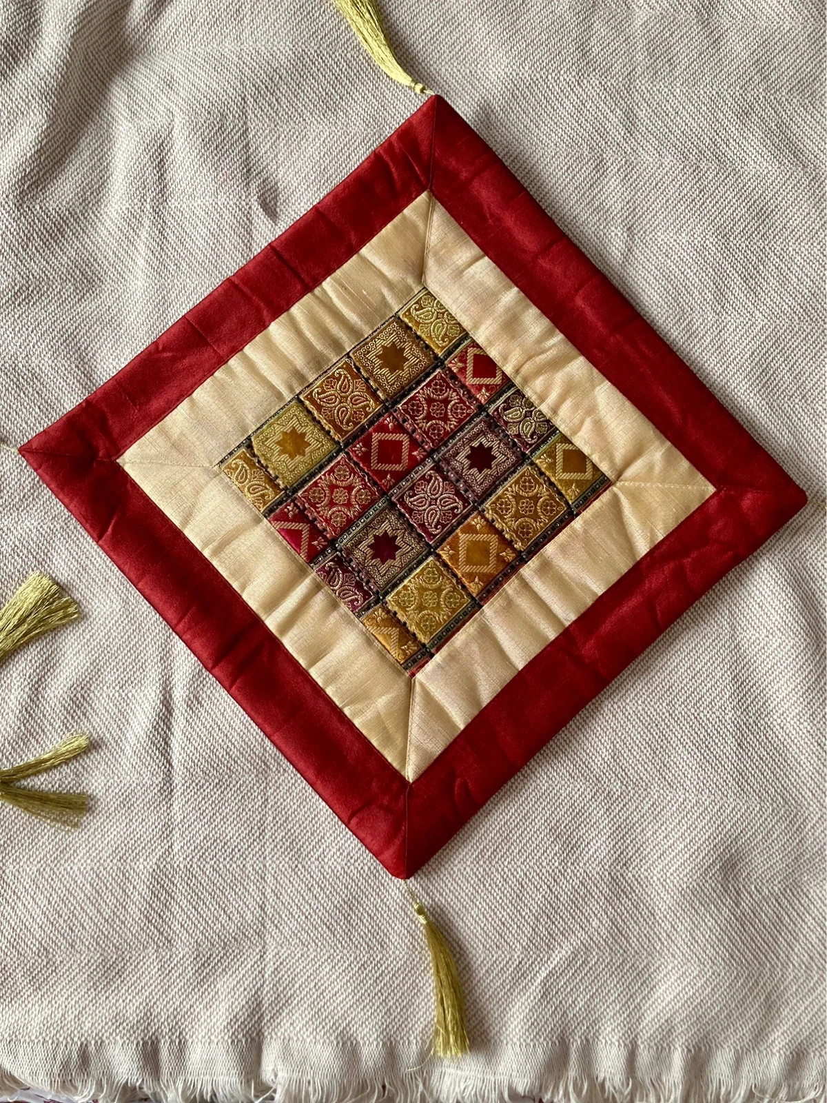 Poszewki na poduszki dekoracyjne indyjskie orientalne