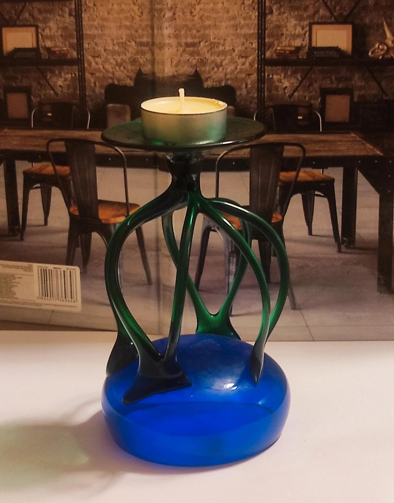 Piękny unikalny szklany świecznik