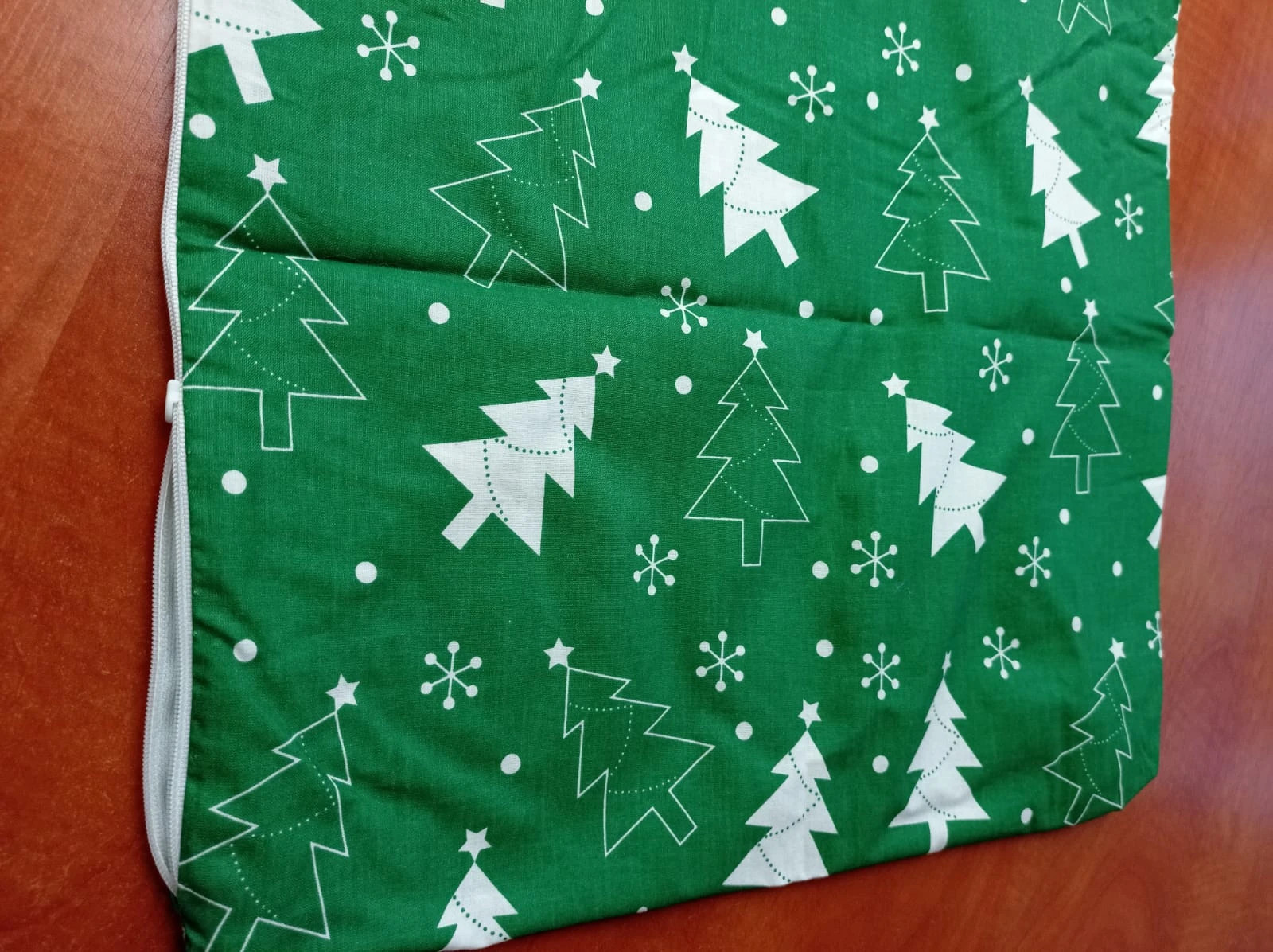 NOWA poszewka na poduszkę Jasiek świąteczna 40x40 zielona choinki bawełna