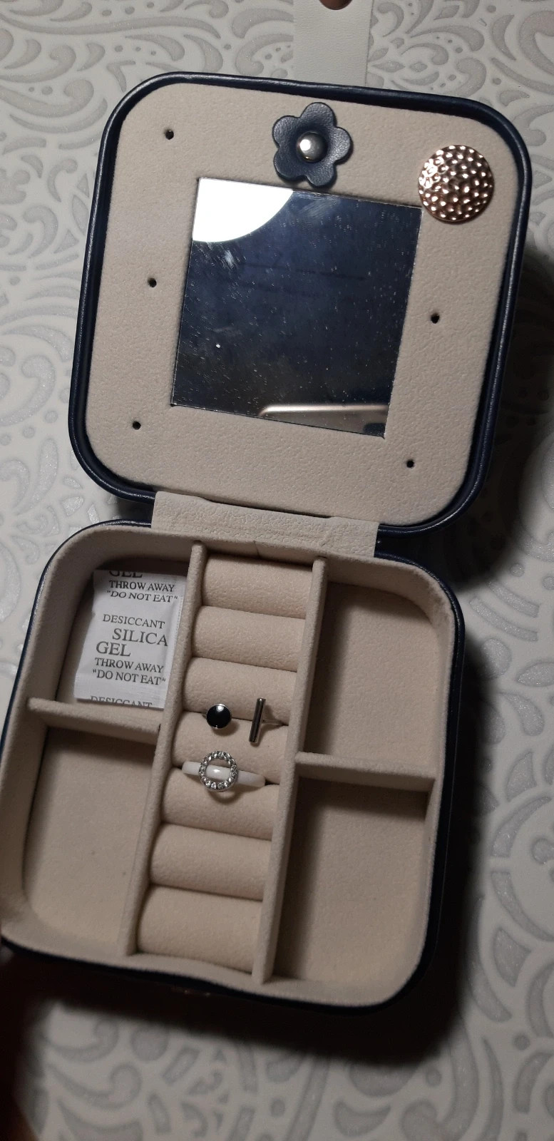 Kuferek na biżuterię pudełko organizer pierścionki kolczyki