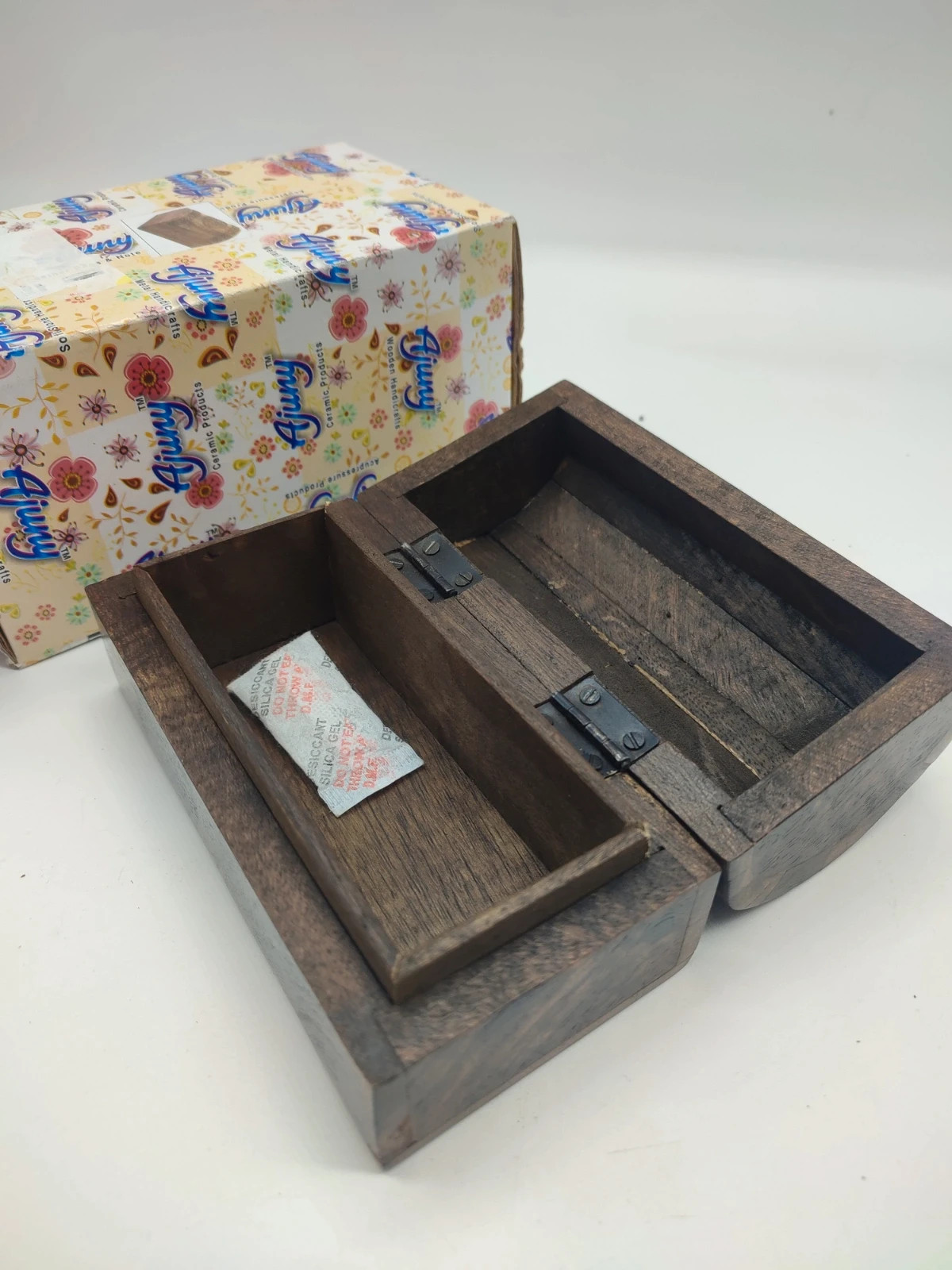 Ręcznie robione drewniane pudełko do przechowywania