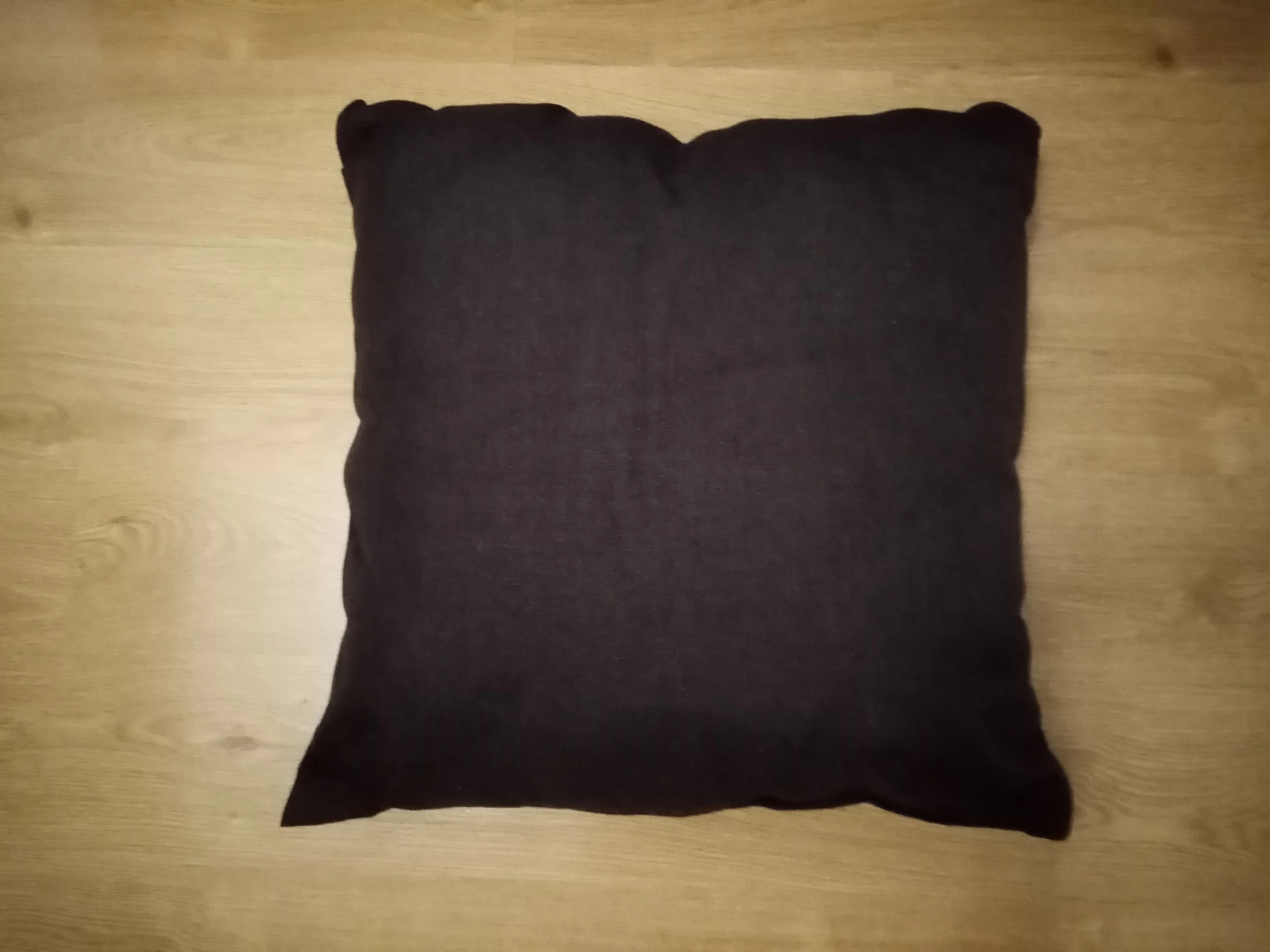 Nowa brązowa poduszka na kanapę -  67 x 67 cm