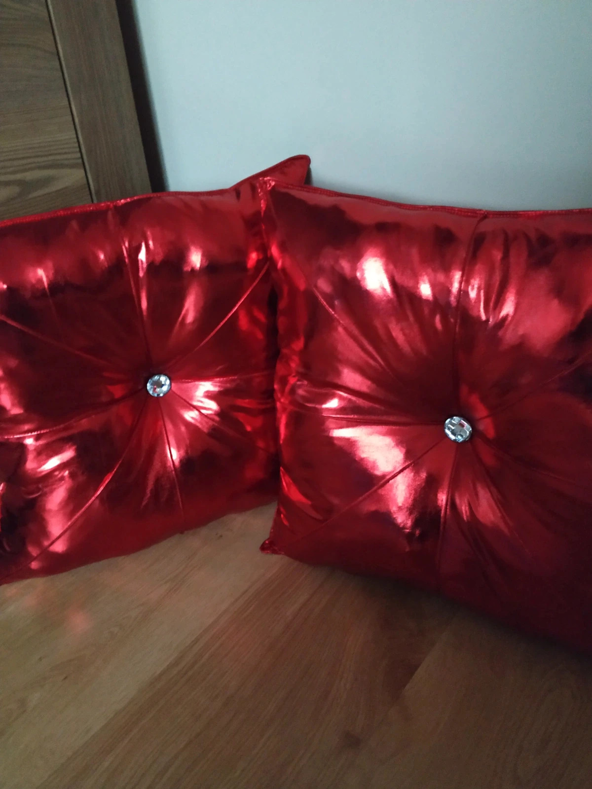 Błyszczące poduszki dekoracyjne