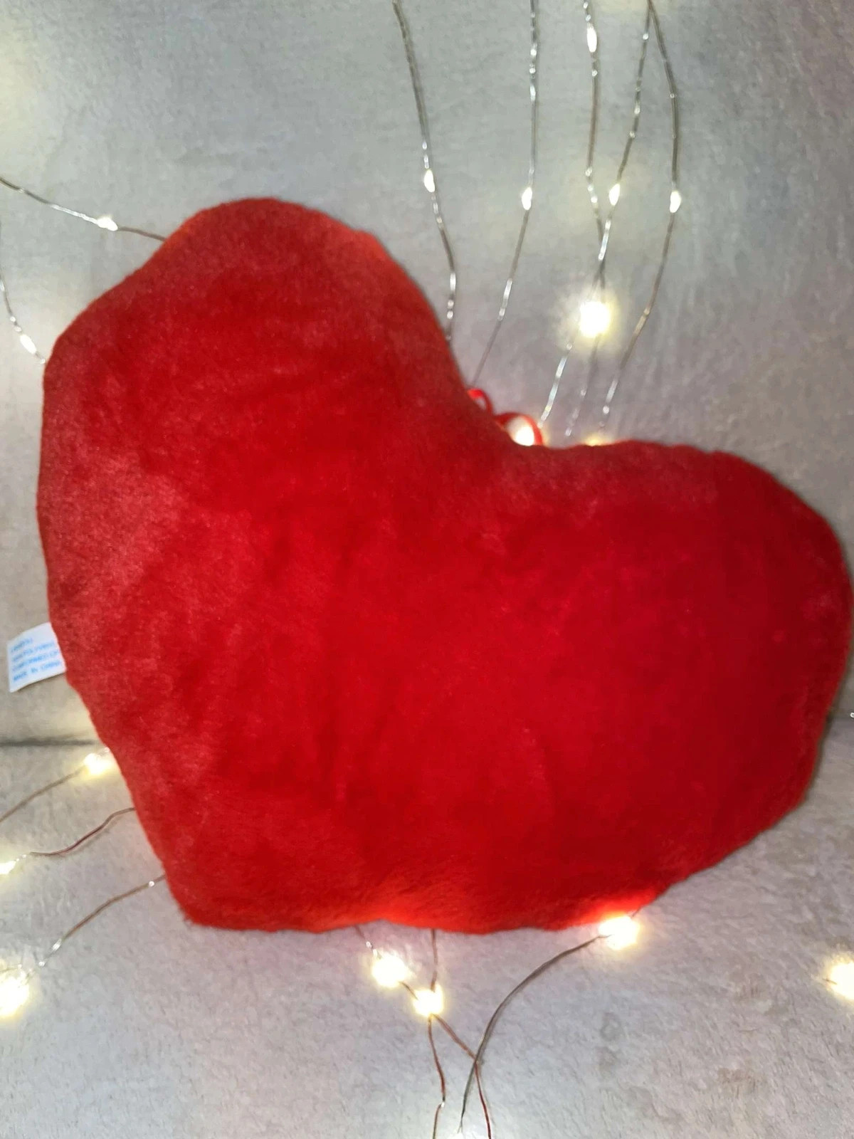 Poduszka serce czerwona z napisem love