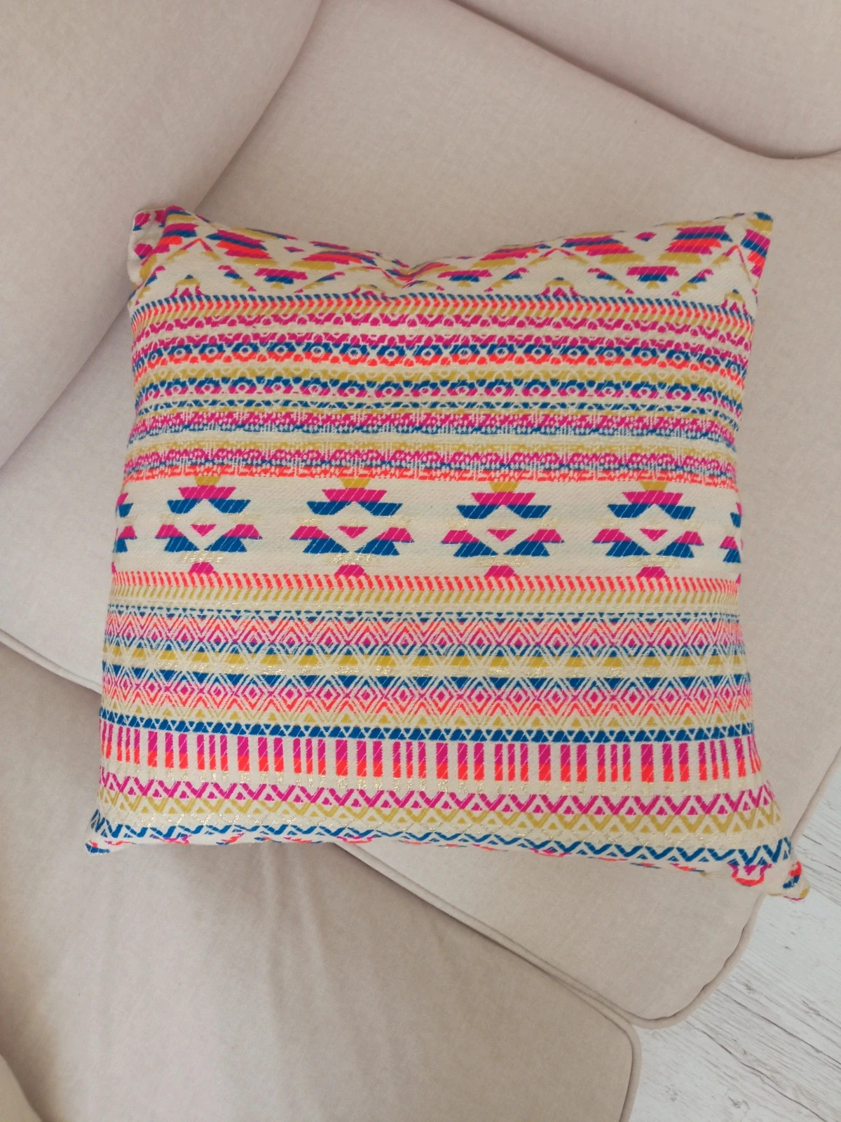 Poszewka haftowana na poduszkę boho etno indyjska  bawełna kolorowa beż nowa