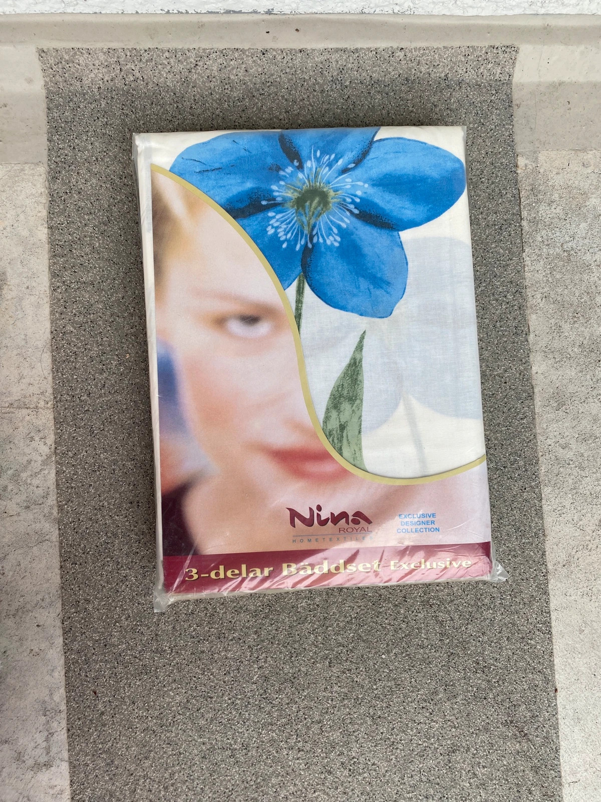 Nytt 3- delar bäddset från Nina Royal Med blåa blommor För enkelsäng