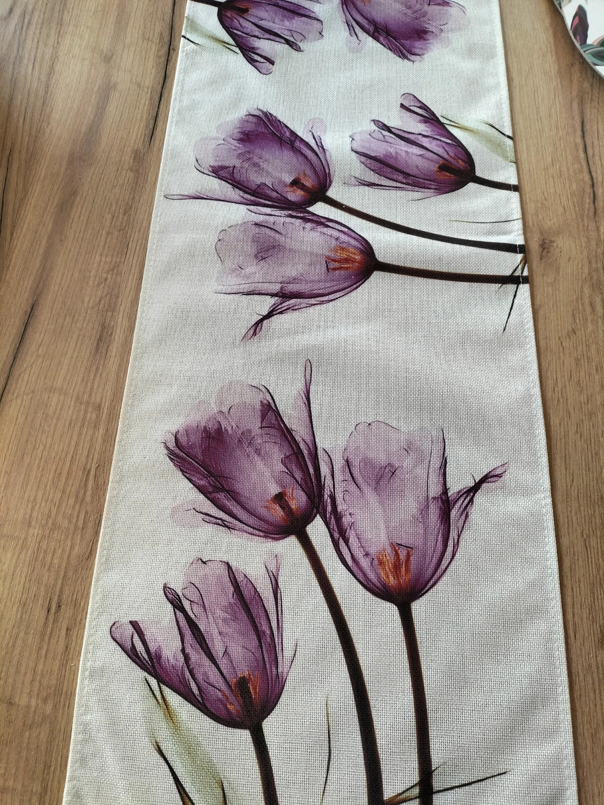 Bieżnik w fioletowe  w tulipany 180x30