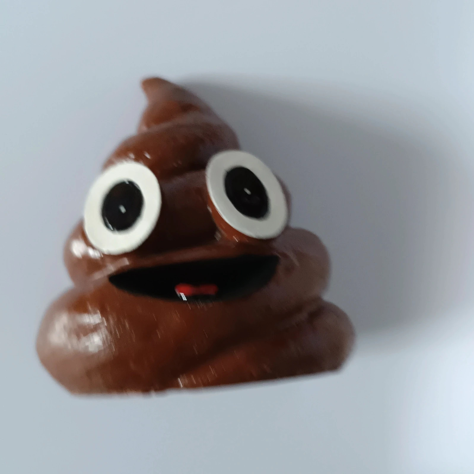 Skarbonka emoji 💩