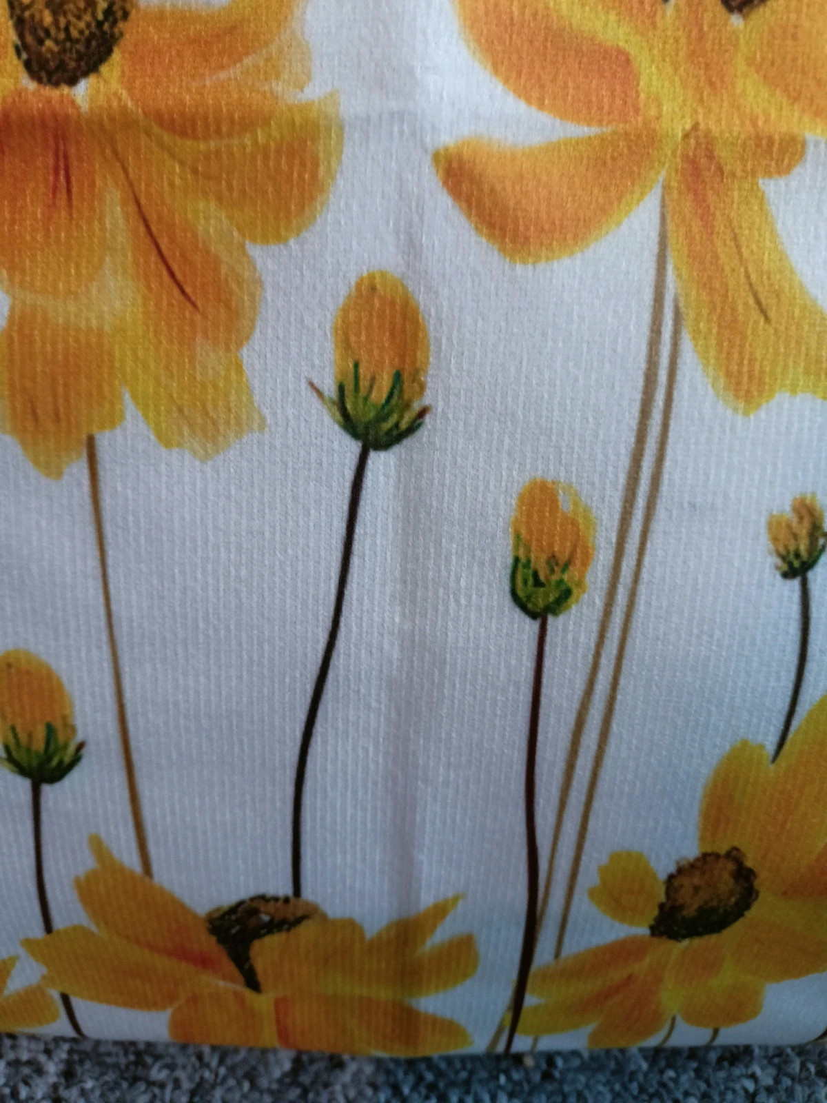 Poszewka dekoracyjna na poduszkę Velvet 45x45 wiosna łąka lato kwiaty osa pszczoła