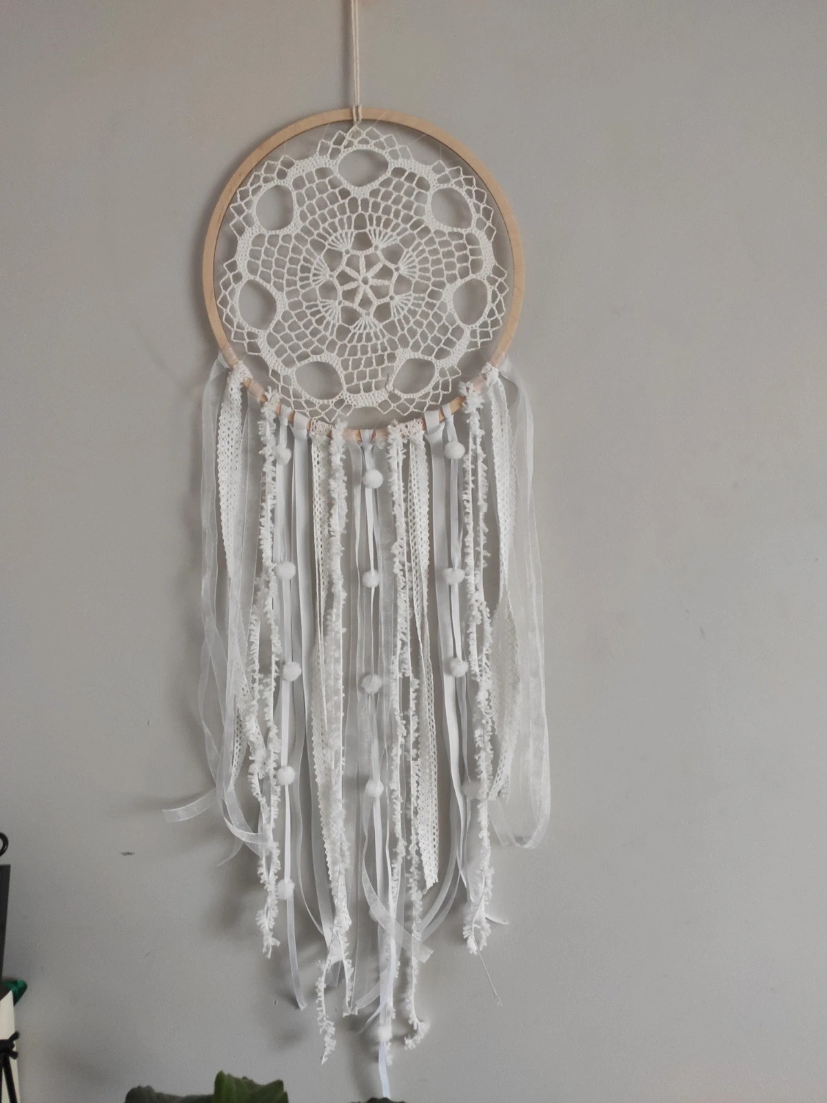 Łapacz snów dreamcatcher hand made biały szydełko wstążki  rękodzieło