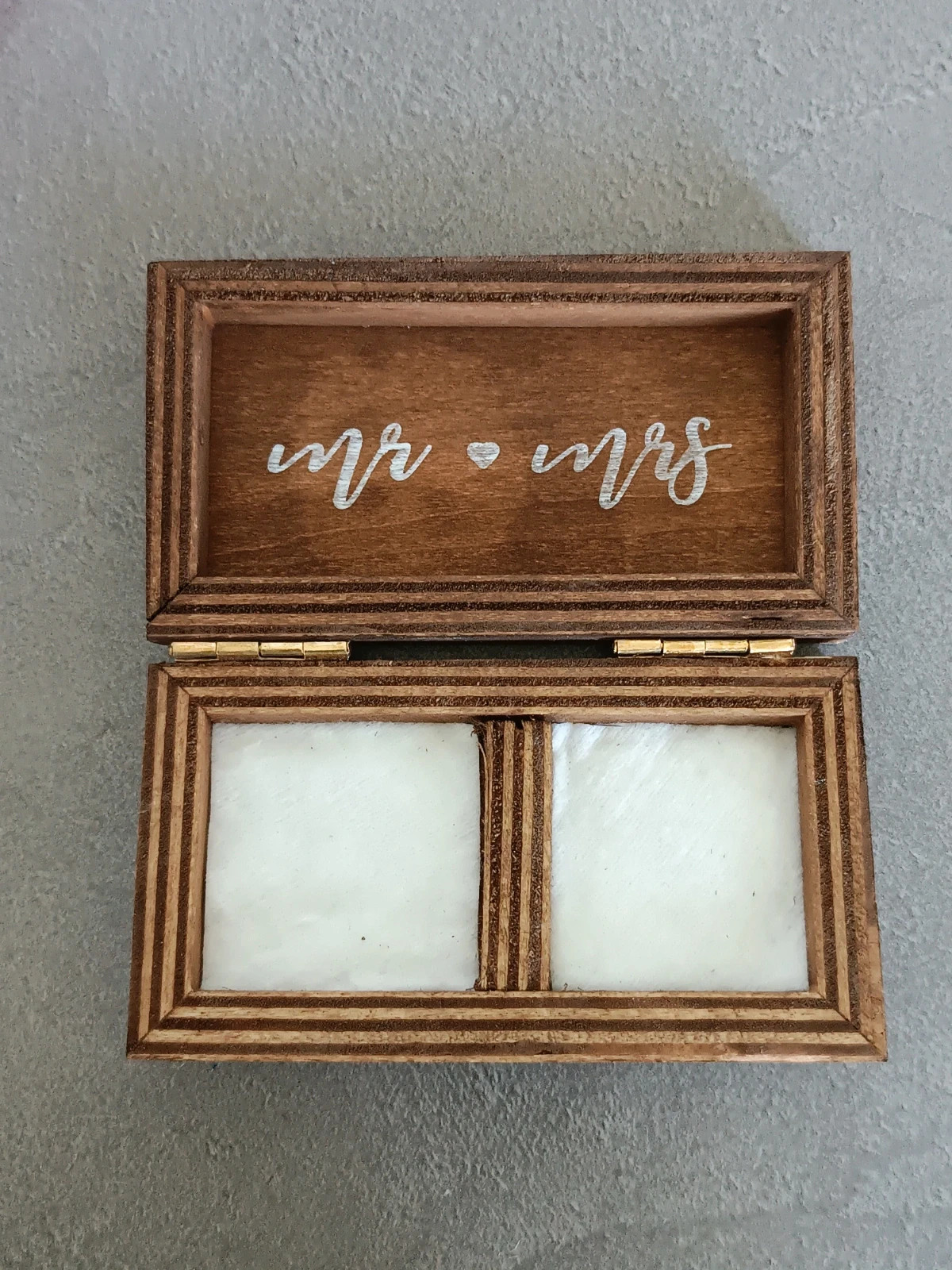 Pudełko drewniane na obrączki MR  Mrs