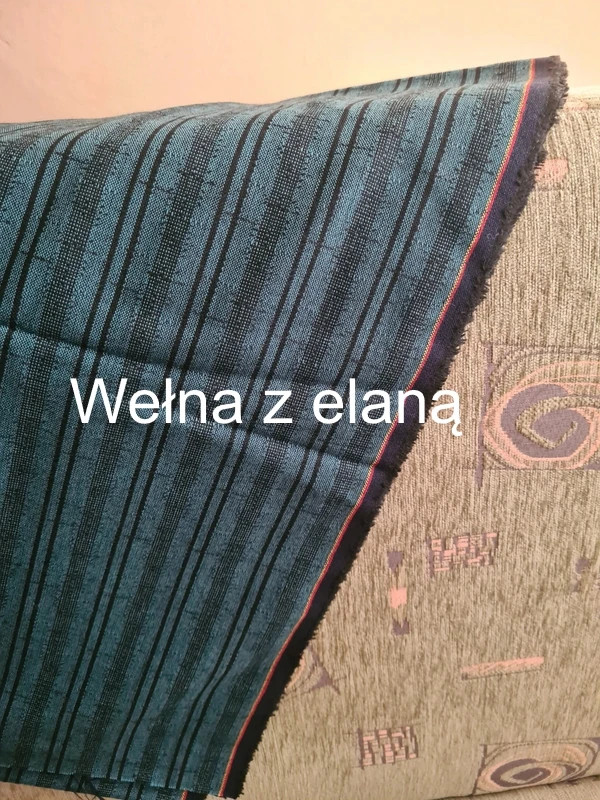 Ciemnozielony materiał w czarne paski  250x150 cm