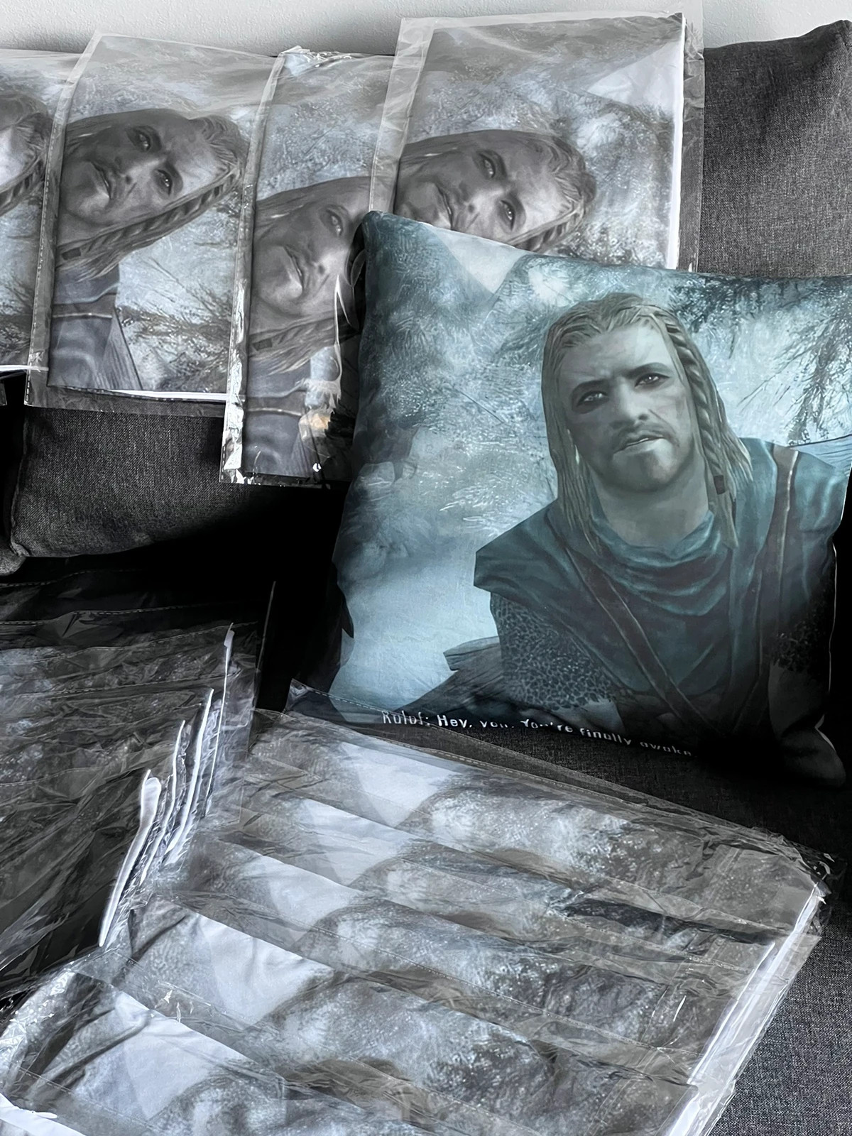 Poszewka SKYRIM hey you're finally awake