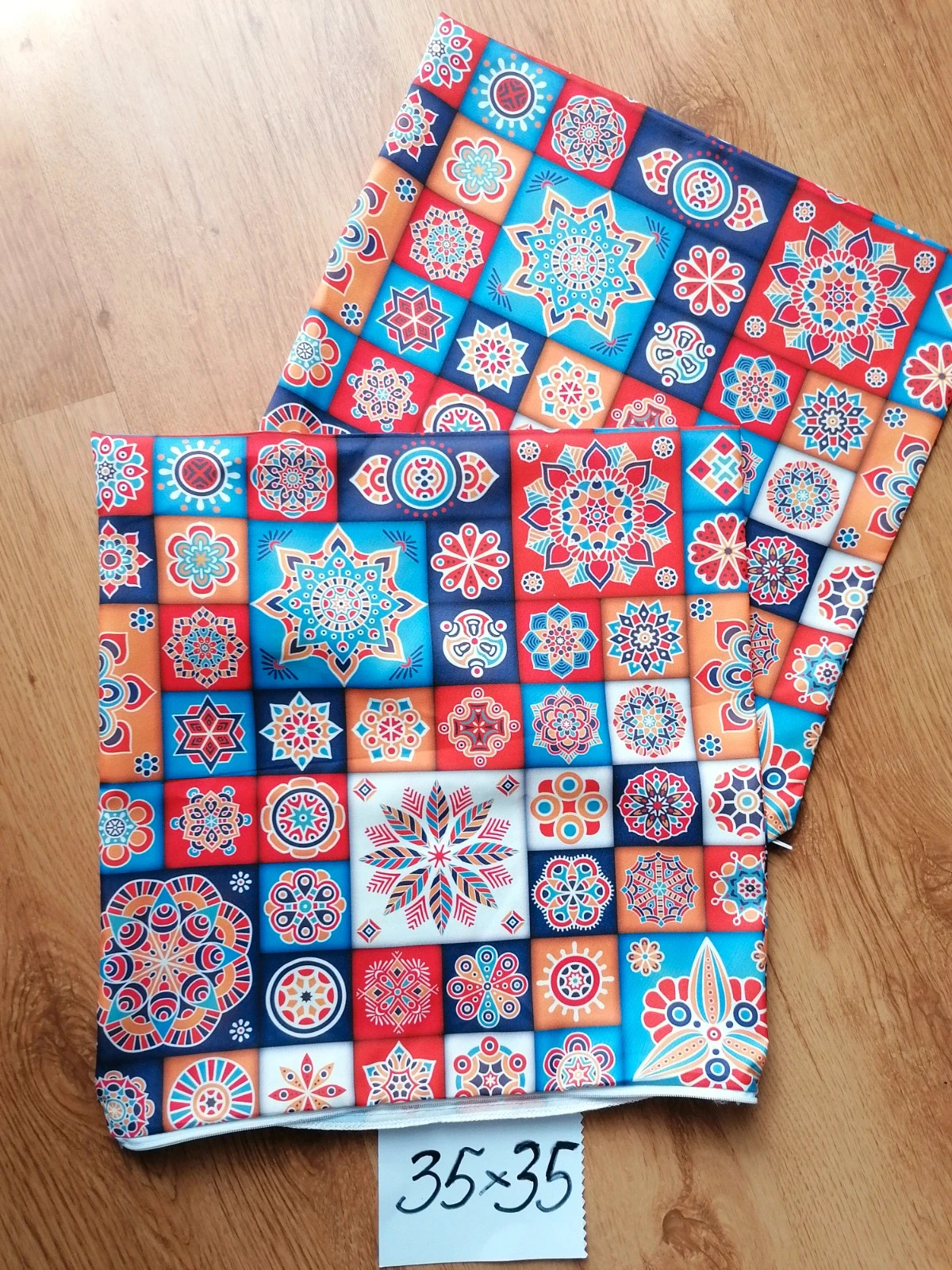 2 Poszewki na poduszki 35x35 mandala