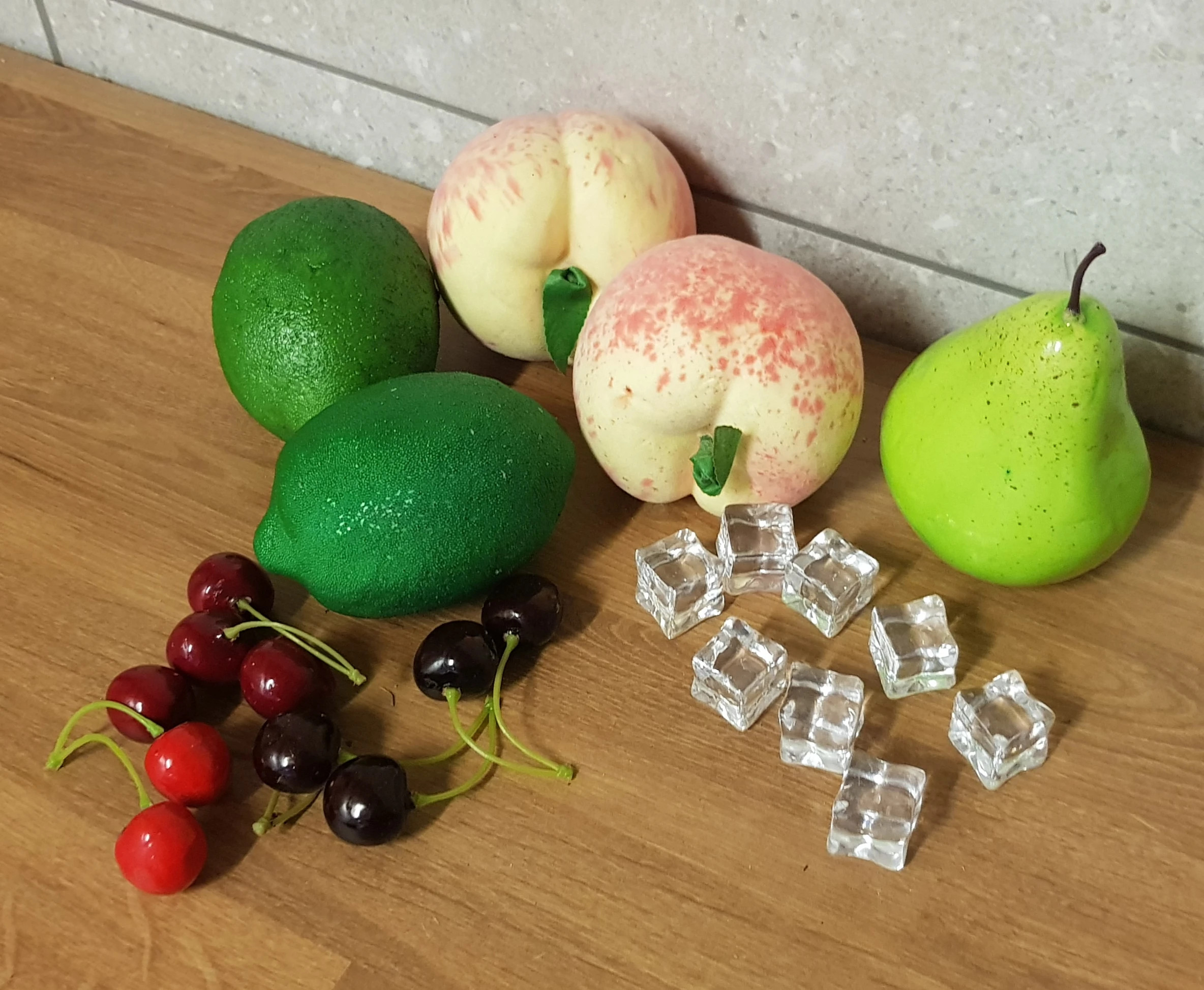 Ozdoby do misy sztuczne owoce kostki lodu