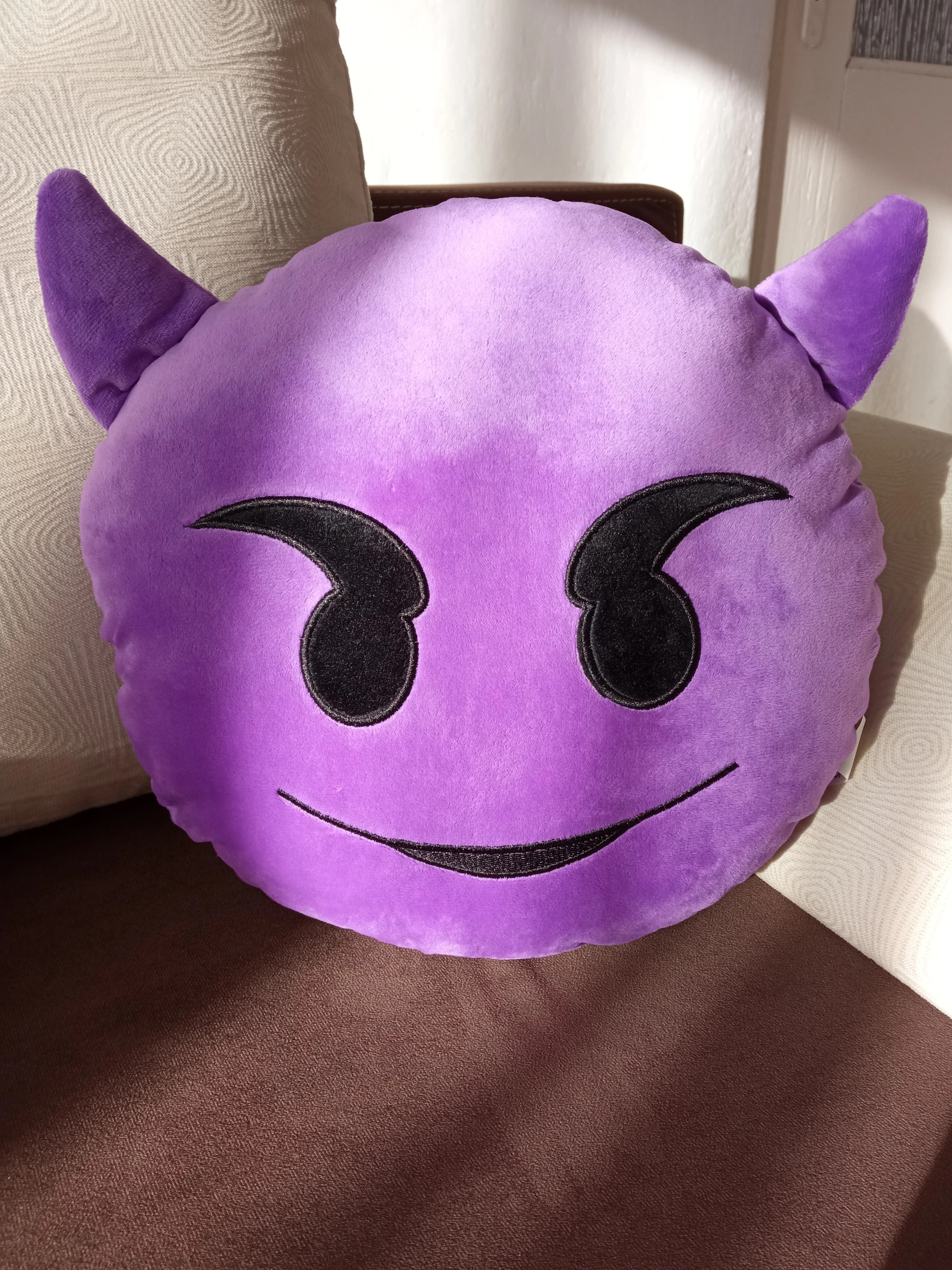 Nowa poduszka emoji diabełek
