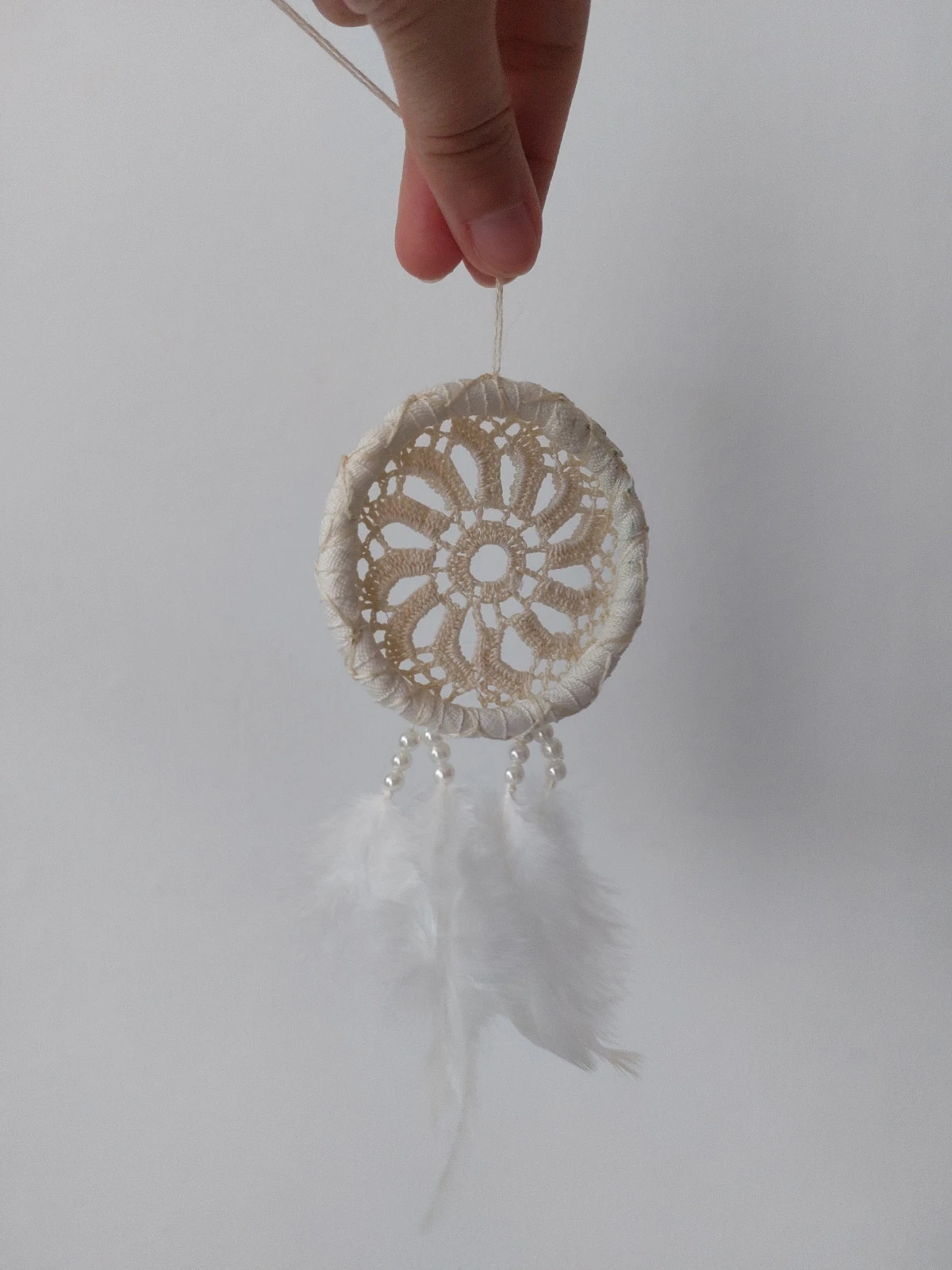 Biało-kremowy łapacz snów white handmade dreamcatcher