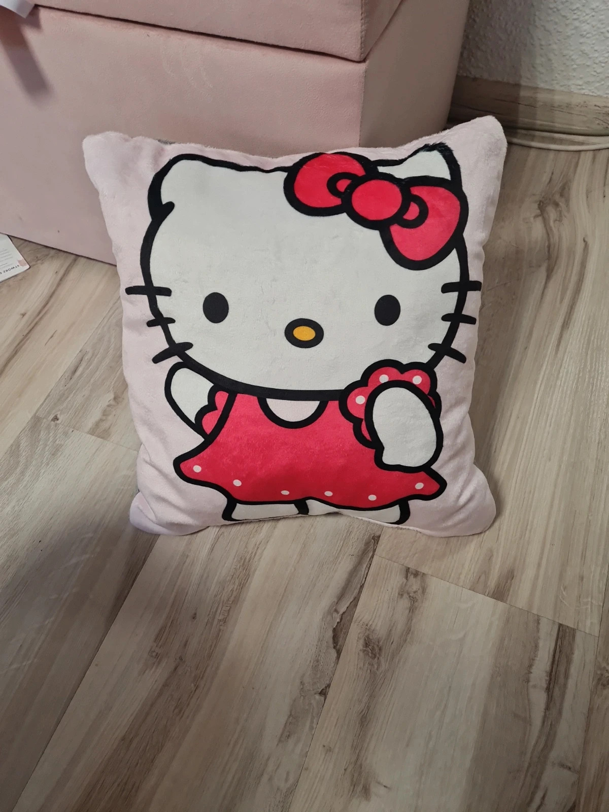 Nowa poduszka hello kitty ciemna różowa sukienka welurowa 40cm