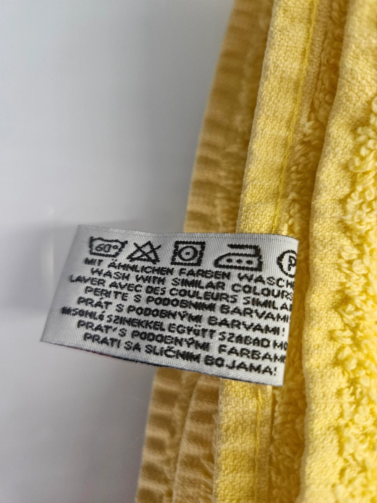 Żółty duży mięciutki ręcznik