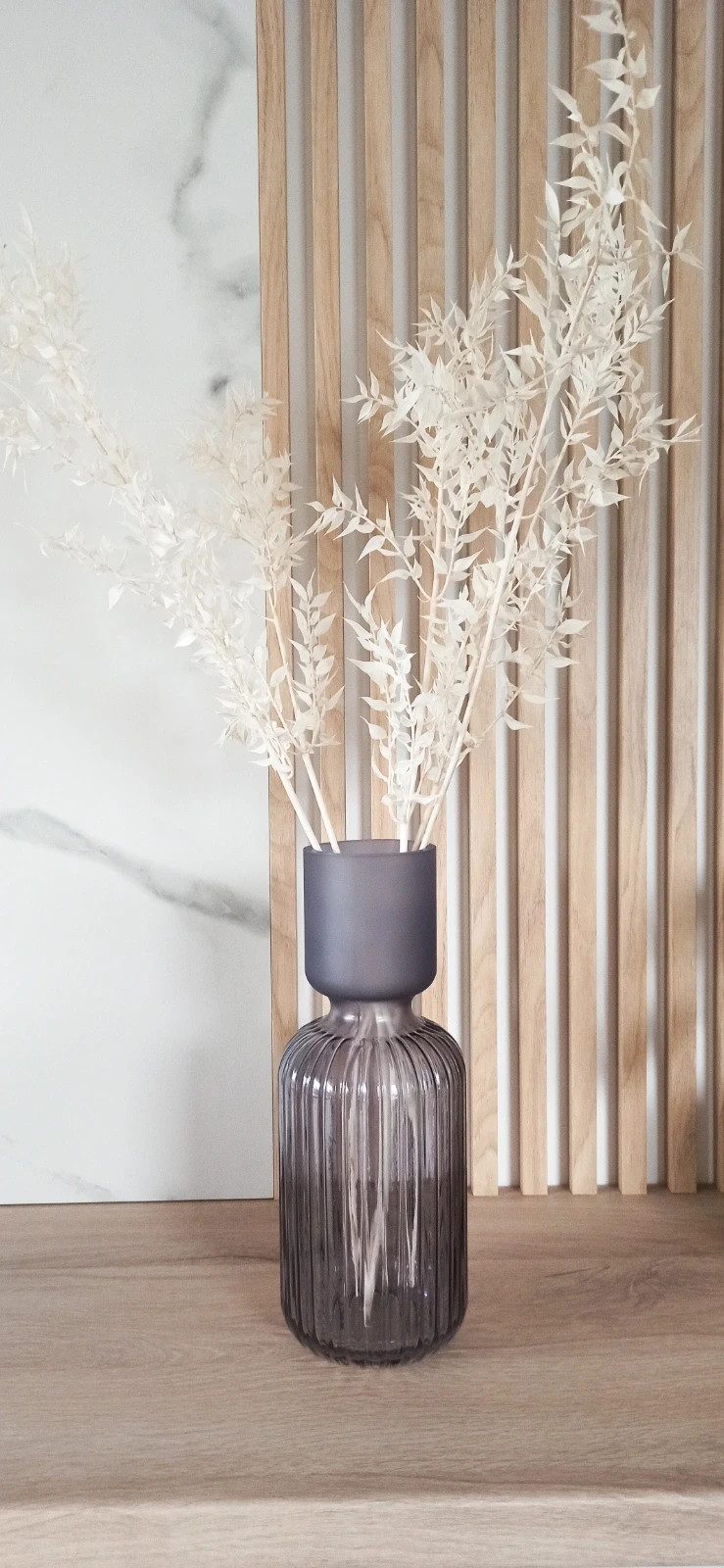 NOWY piękny fioletowy szklany wazon Matowe i karbowane szkło 🍇