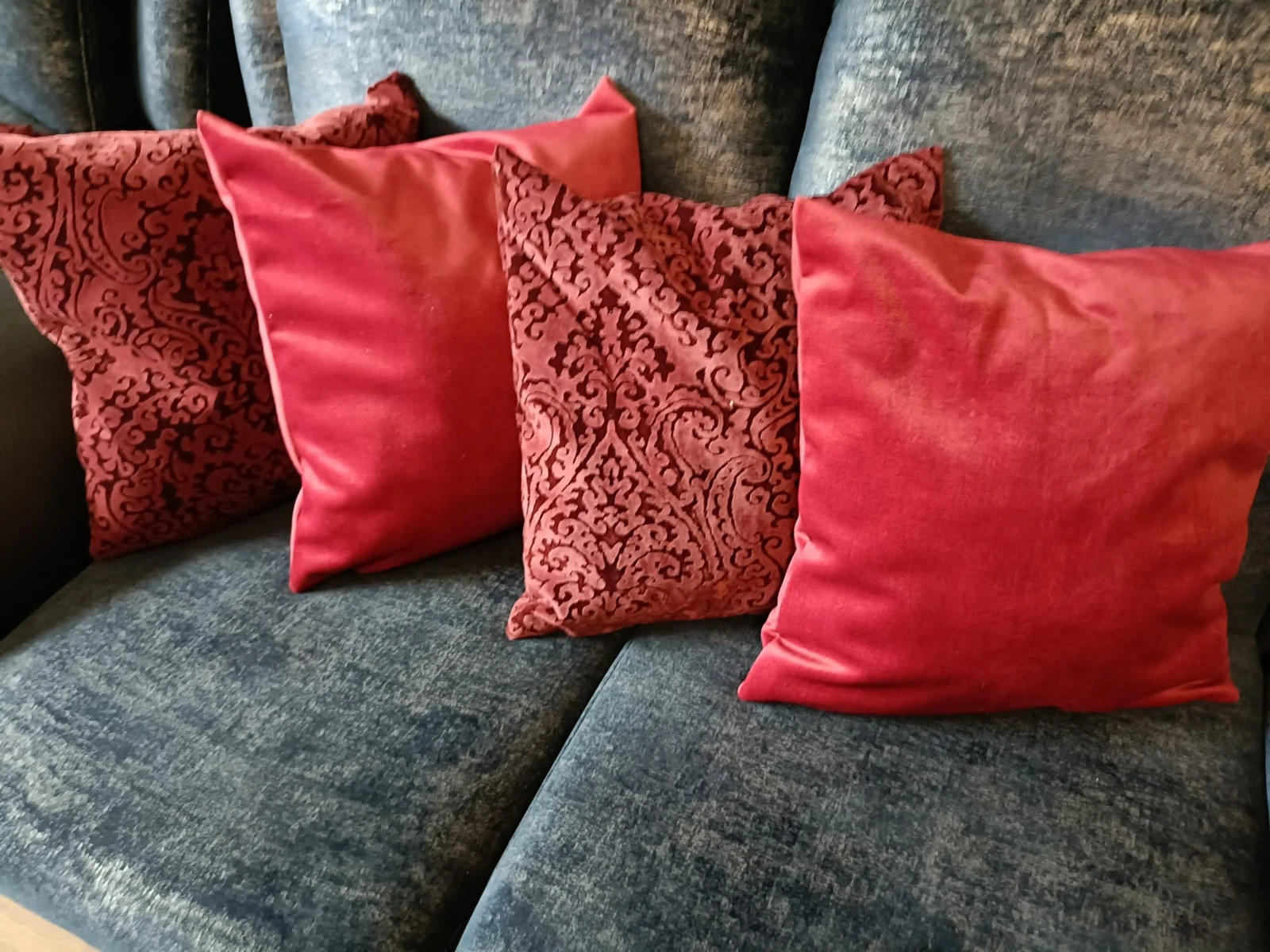 Poszewki dekoracyjne na poduszki (jaśki) bordowe kompozycja wzorzyste
