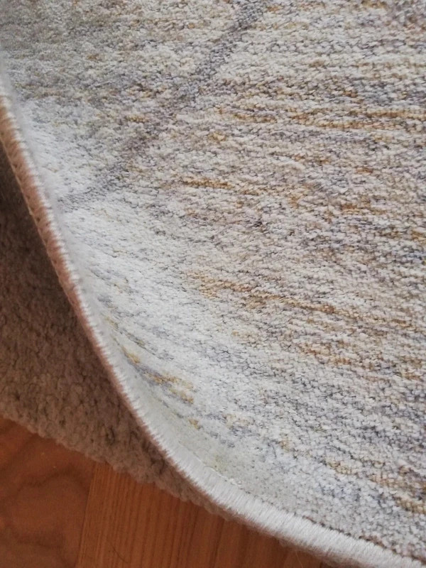 Nowy dywan z naturalnej tkani y 100 %wiskozy 200 x140