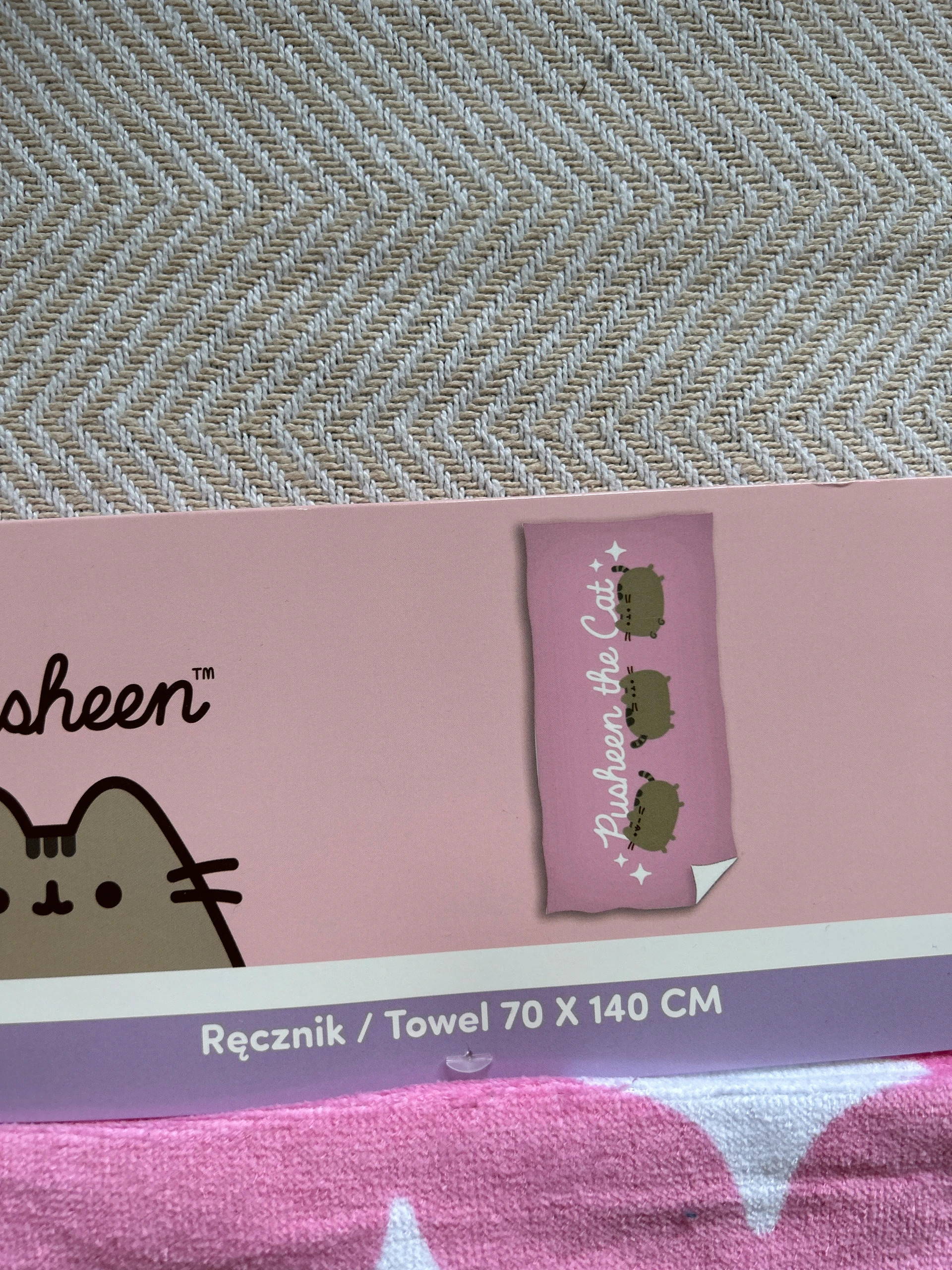 Bawełniany ręcznik Pusheen 70x140 różowy