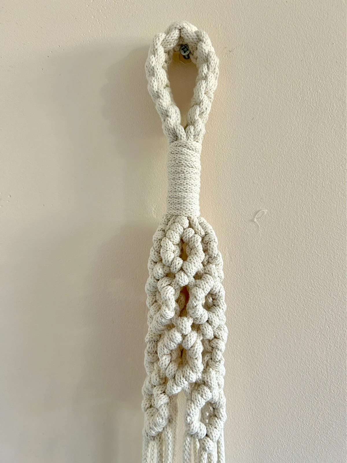 Handmade kwietnik makrama kolor ecru macrame plant hanger