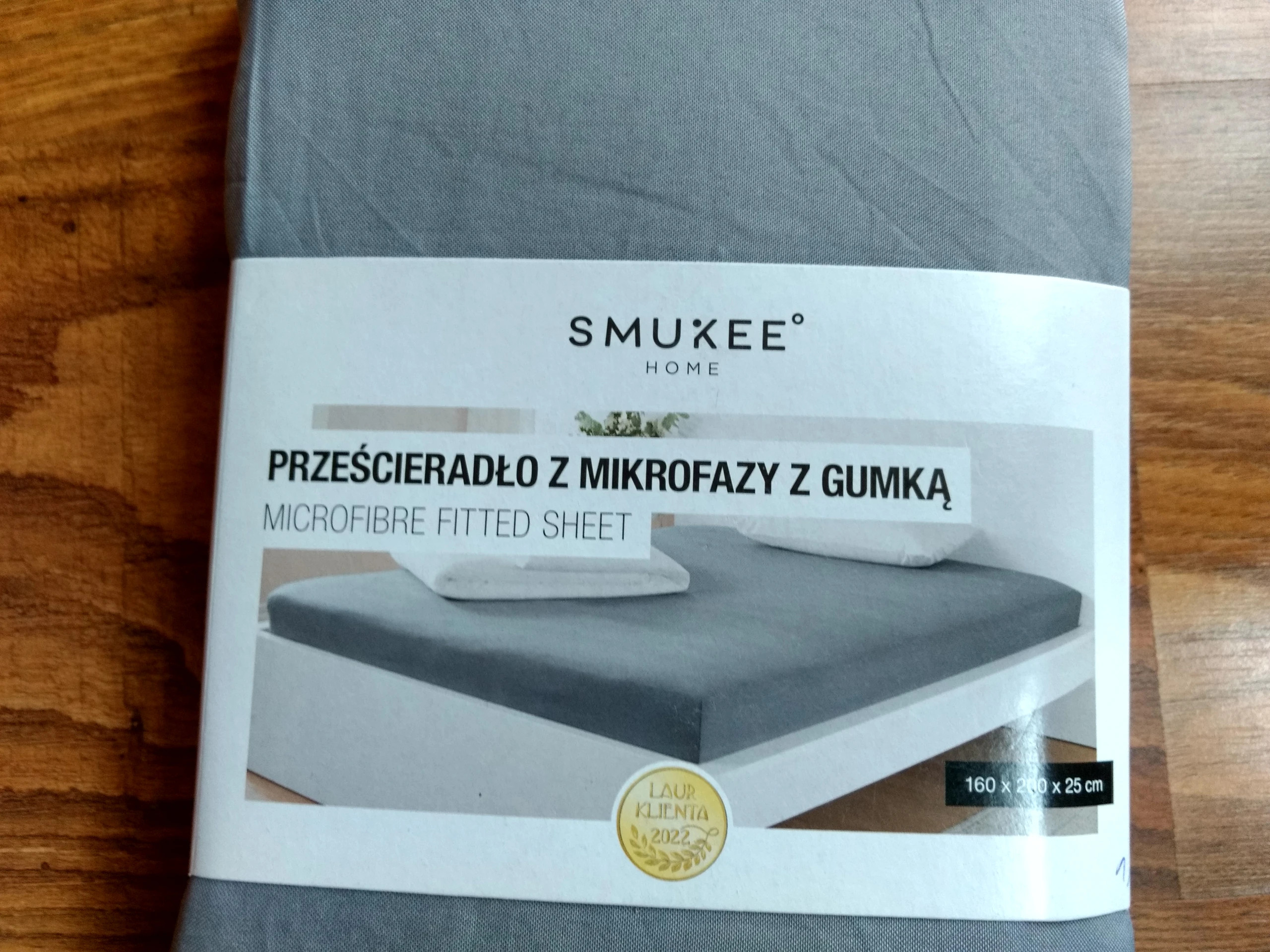 szare prześcieradło z gumką z mikrofazy Smukee 160X200 nowe