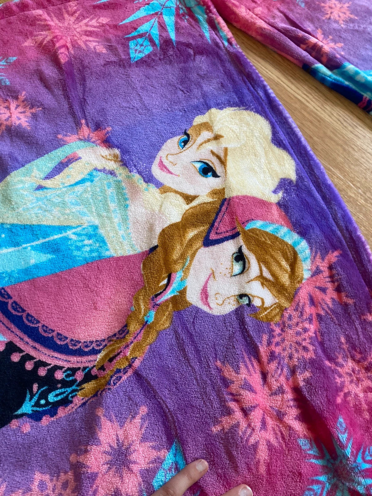 3 st örngott med elsa och anna på.