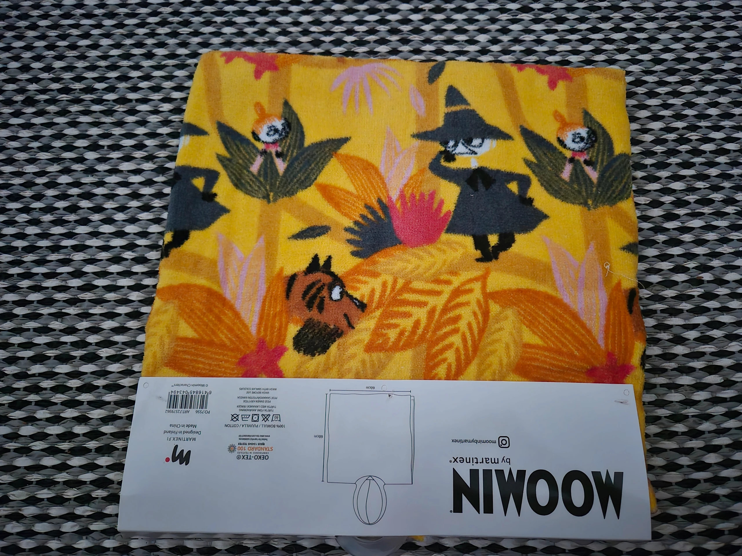 New Moomin \ Muumi Tree Crown Poncho Towel yellow