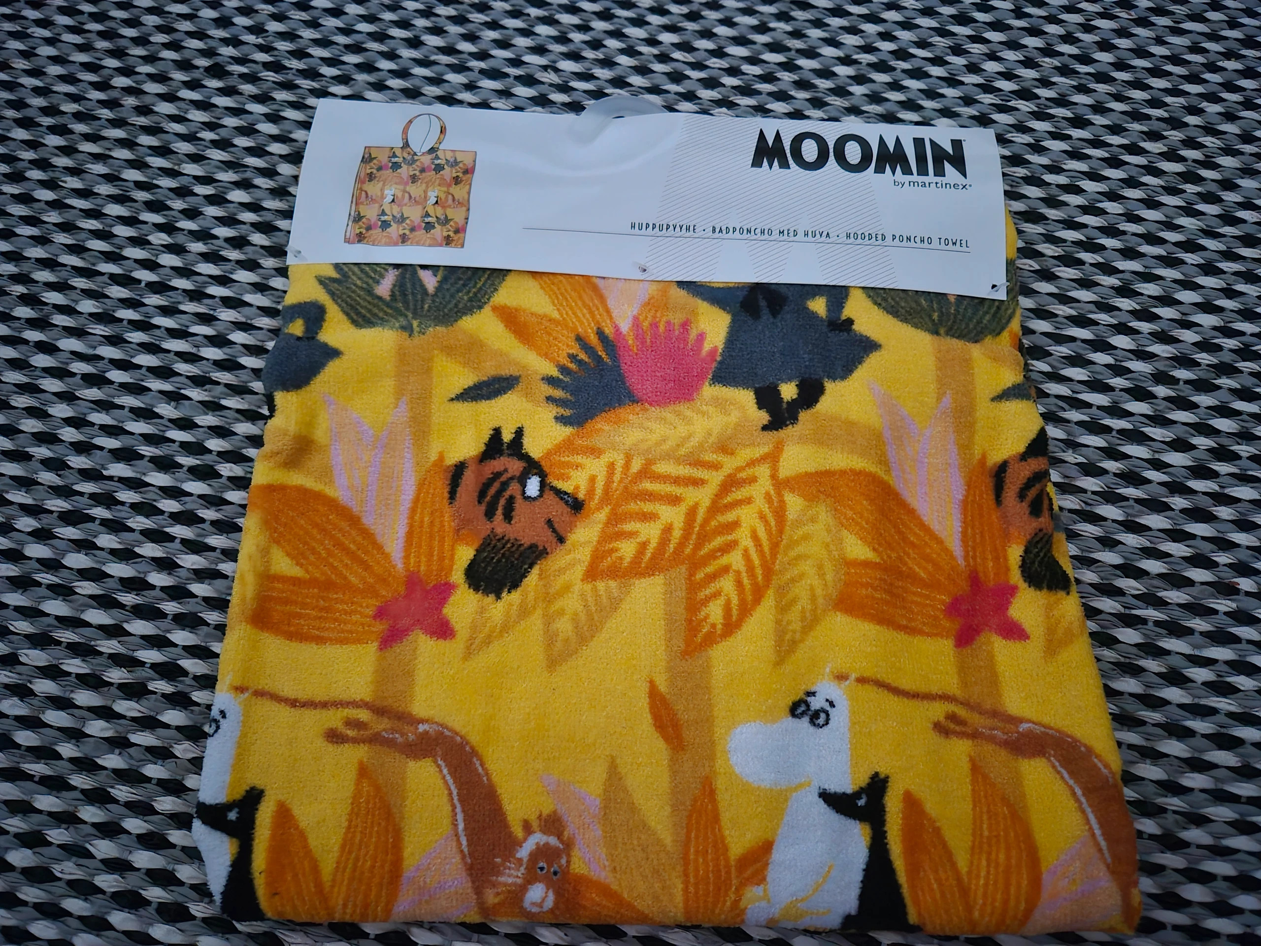 New Moomin \ Muumi Tree Crown Poncho Towel yellow