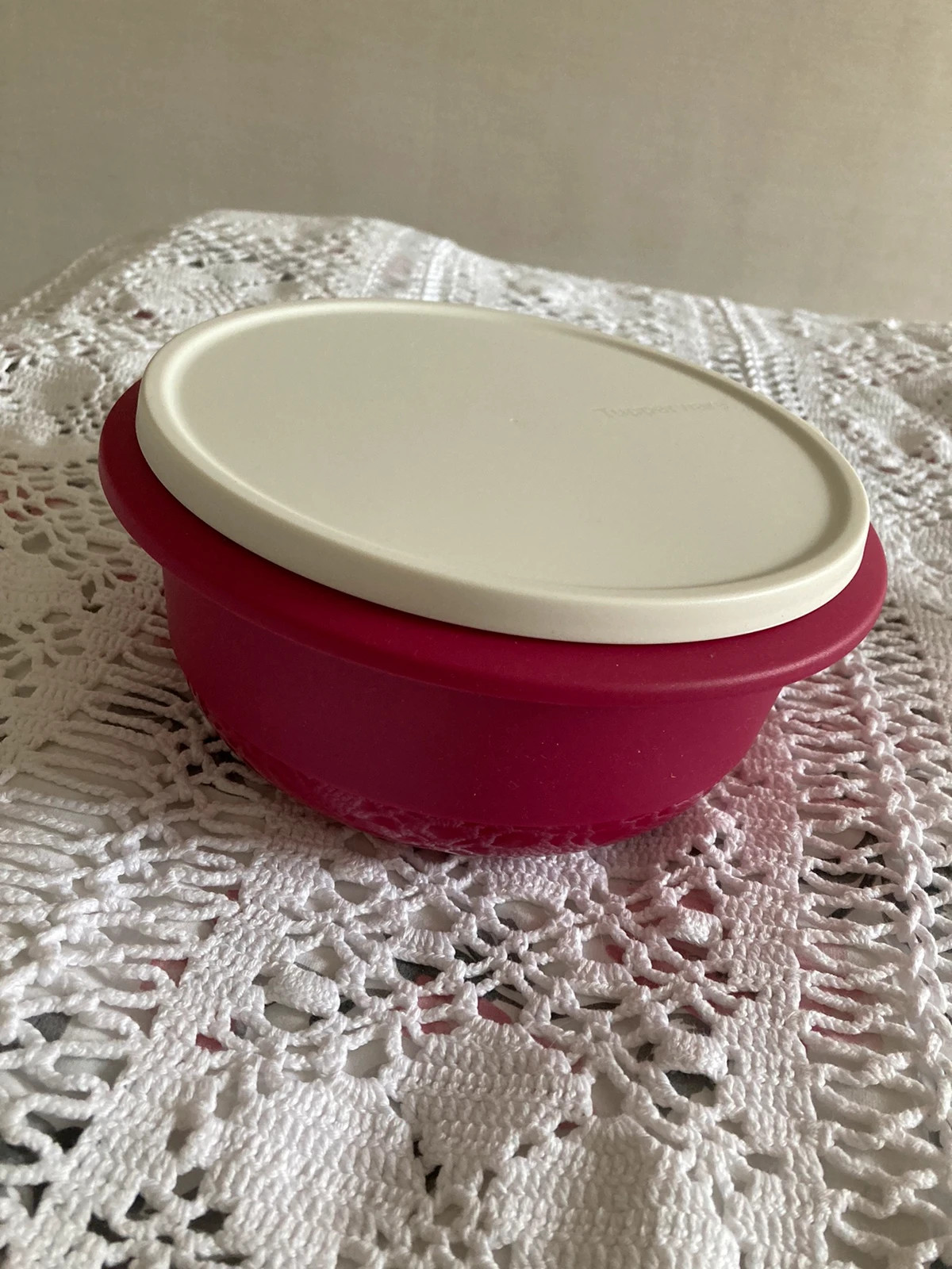 Ny Tupperware (vispskål 2 L och ett visplock)