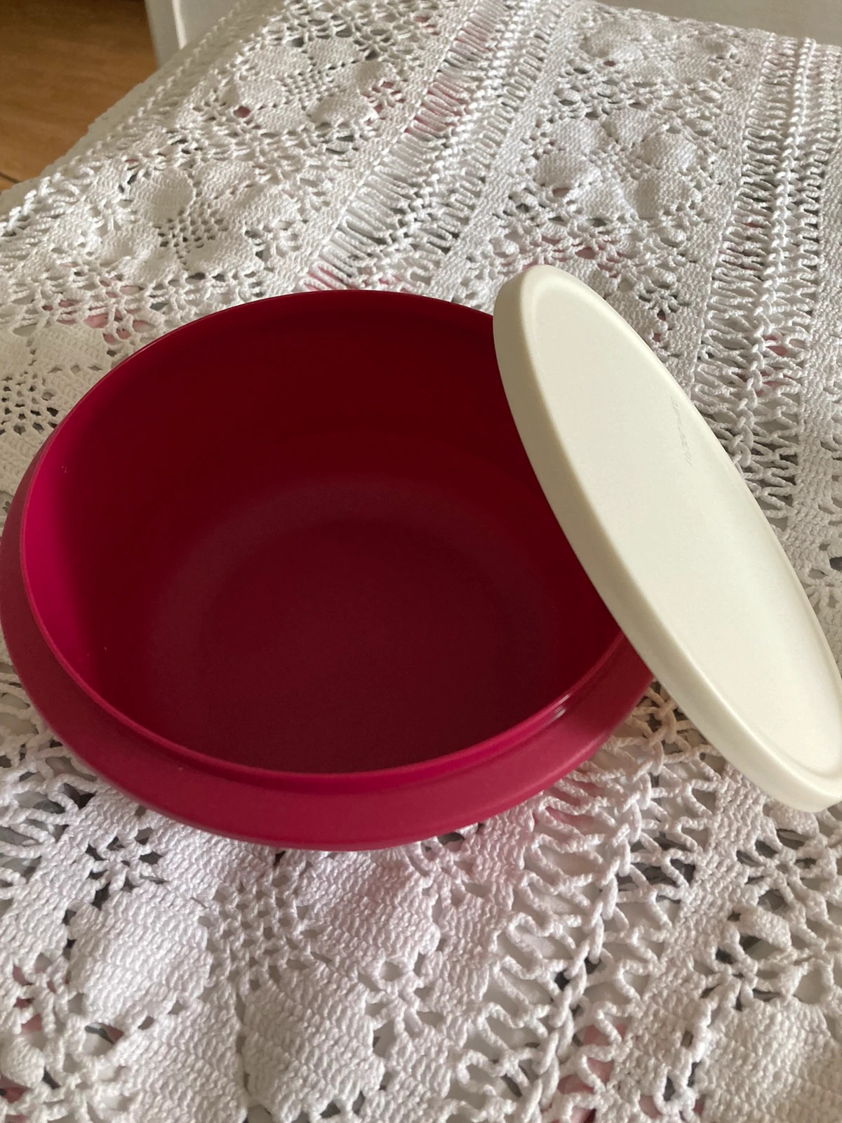 Ny Tupperware (vispskål 2 L och ett visplock)