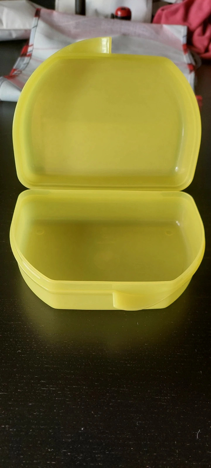 Gul Piccolo Tupperware