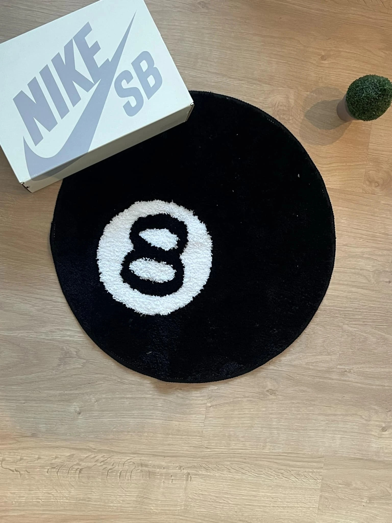 Stüssy 8 Ball rug