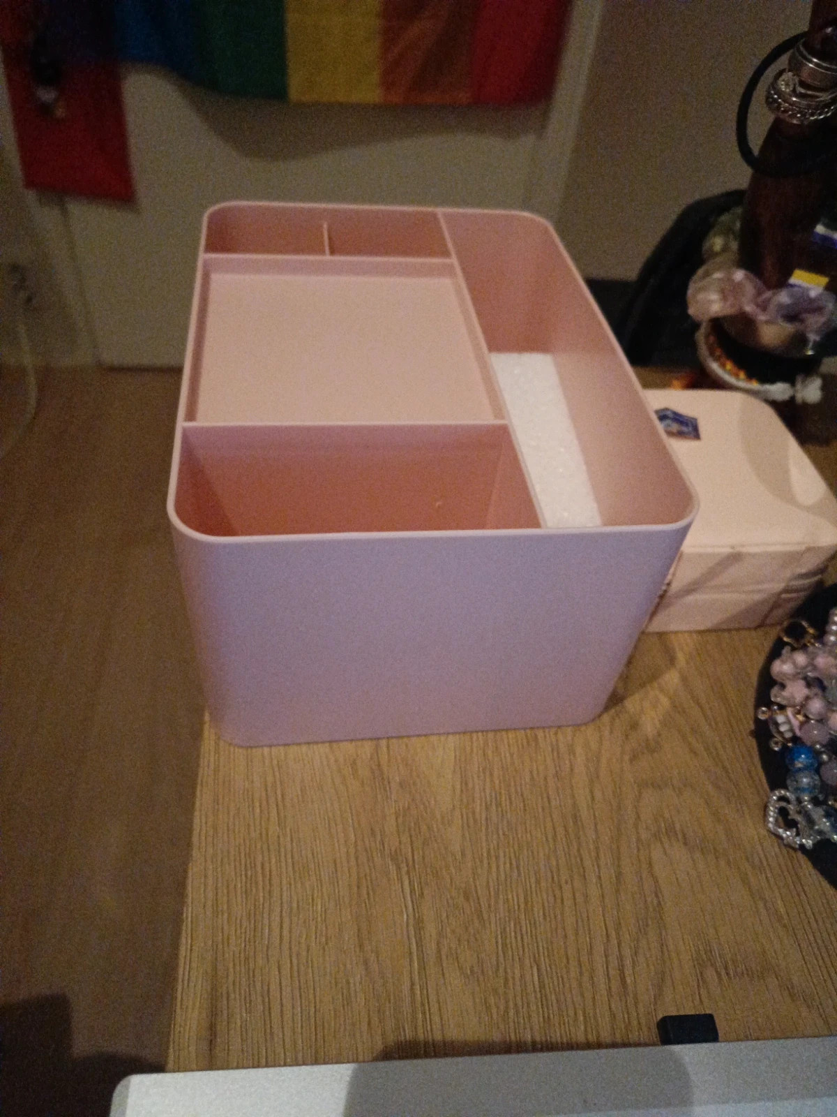 pink organizer