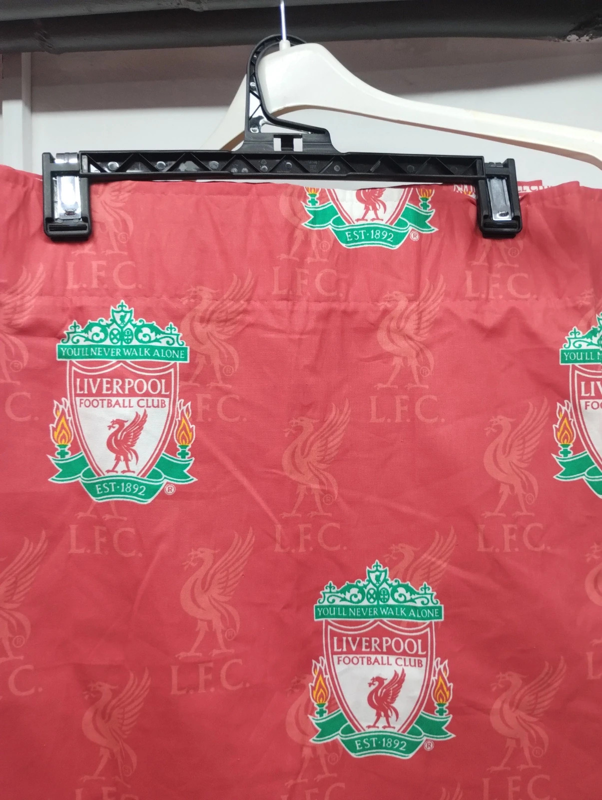 Zasłony czerwone z nadrukiem Liverpool dla fanów piłki nożnej 2 szt