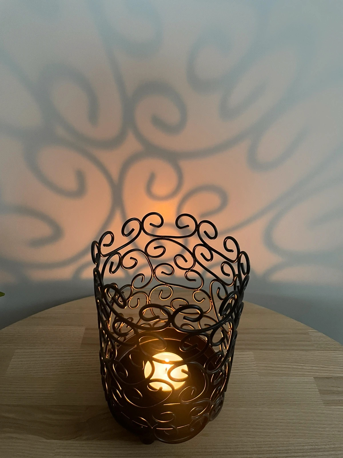 Metalowy świecznik na świecę bryłową tealight