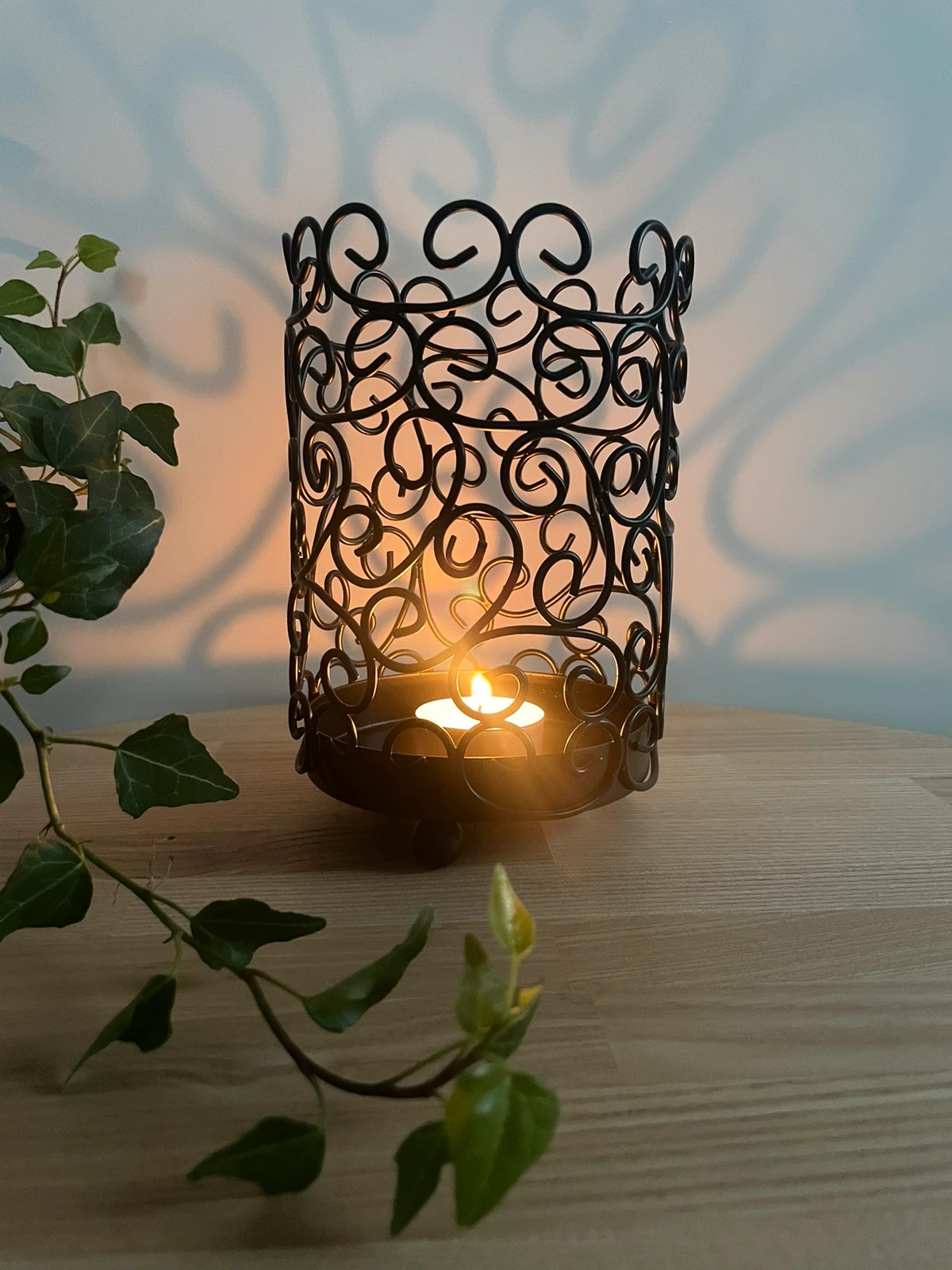 Metalowy świecznik na świecę bryłową tealight