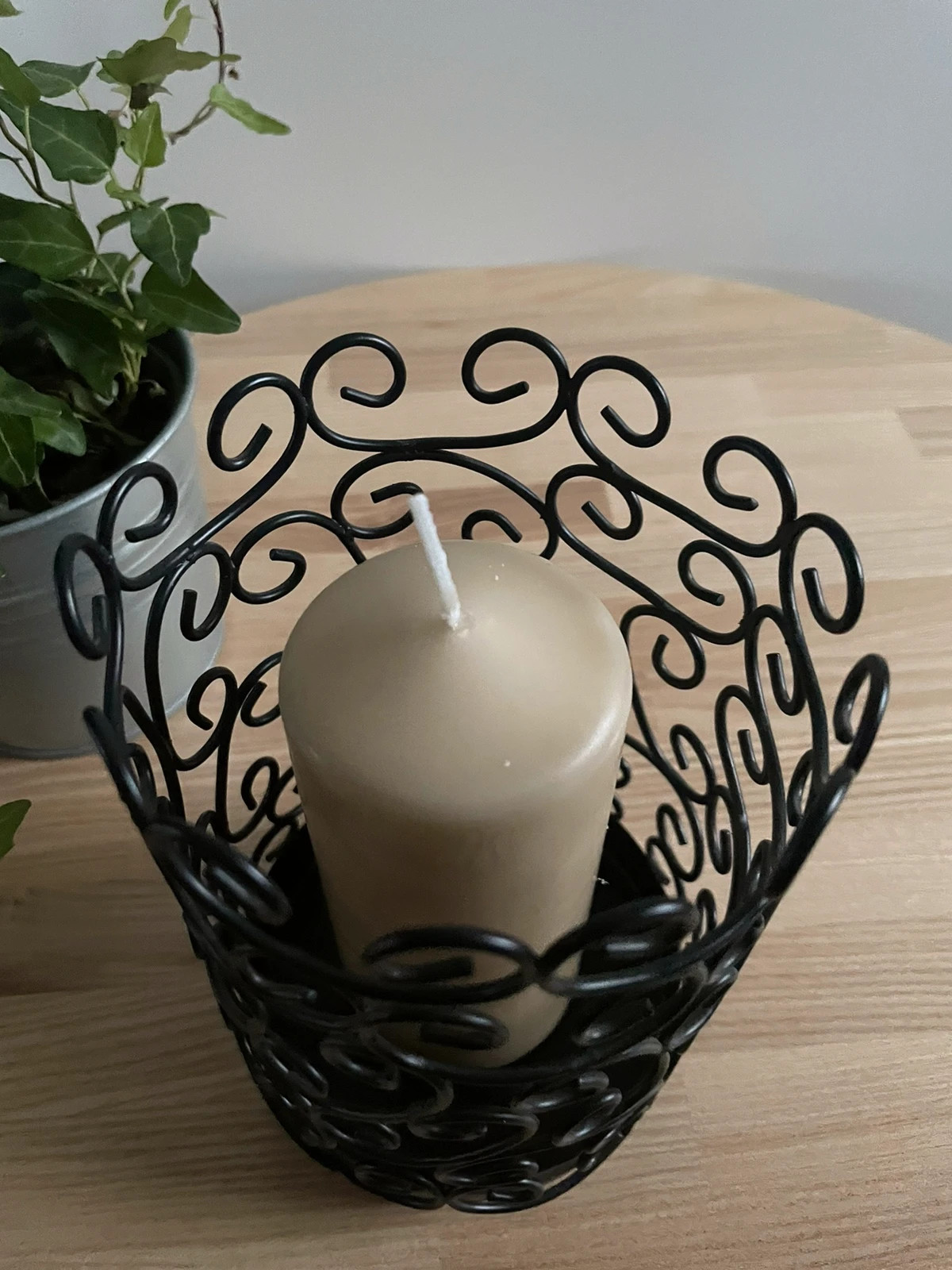 Metalowy świecznik na świecę bryłową tealight