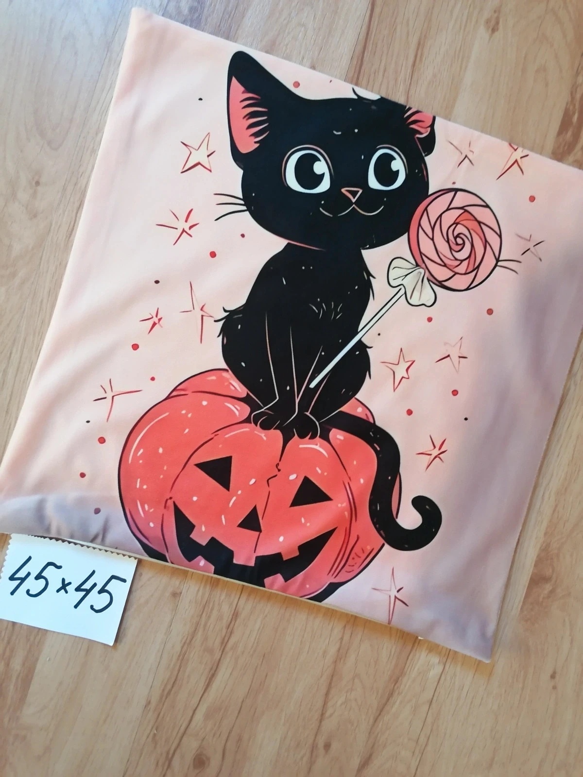 Poszewka dekoracyjna 45x45 velvet kotek w Halloween