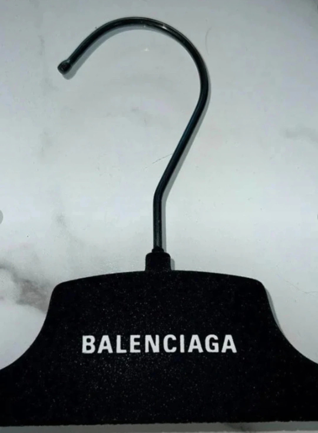 Wieszak Balenciaga z Klamerkami