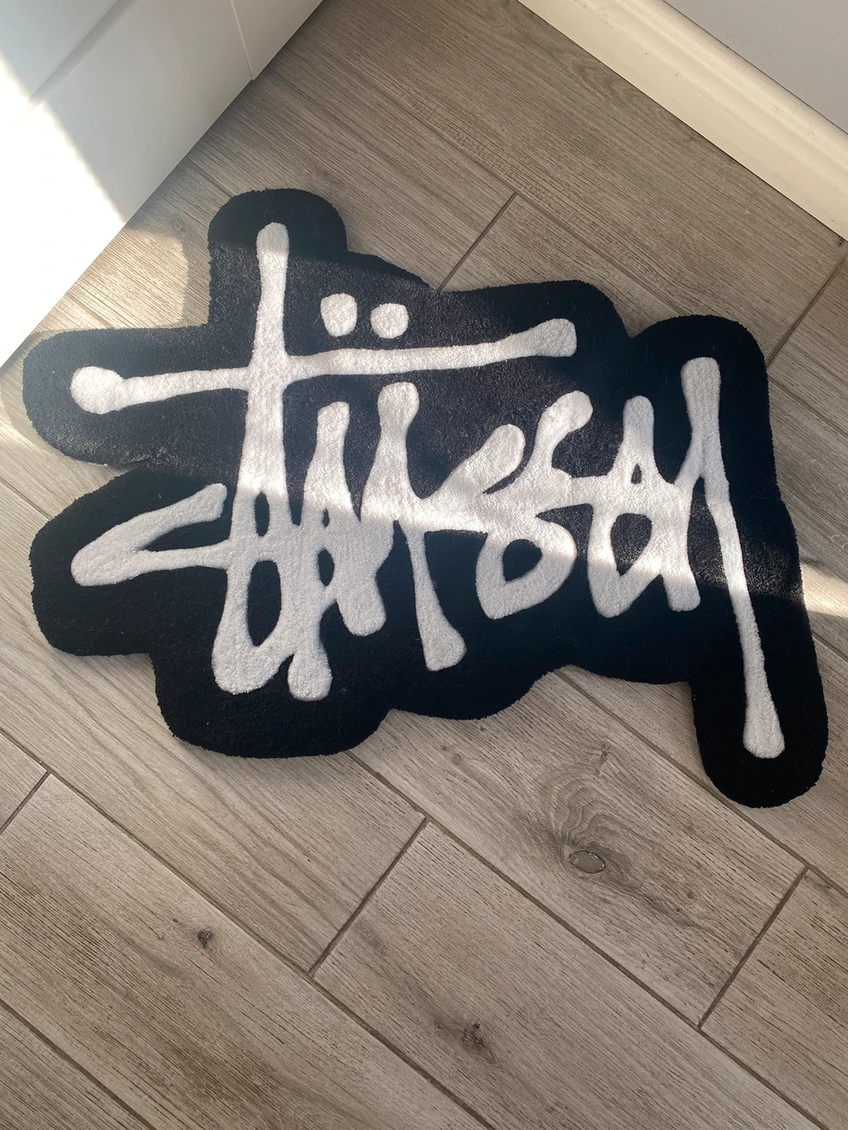 Dywanik Stussy 55x70 cm tufting