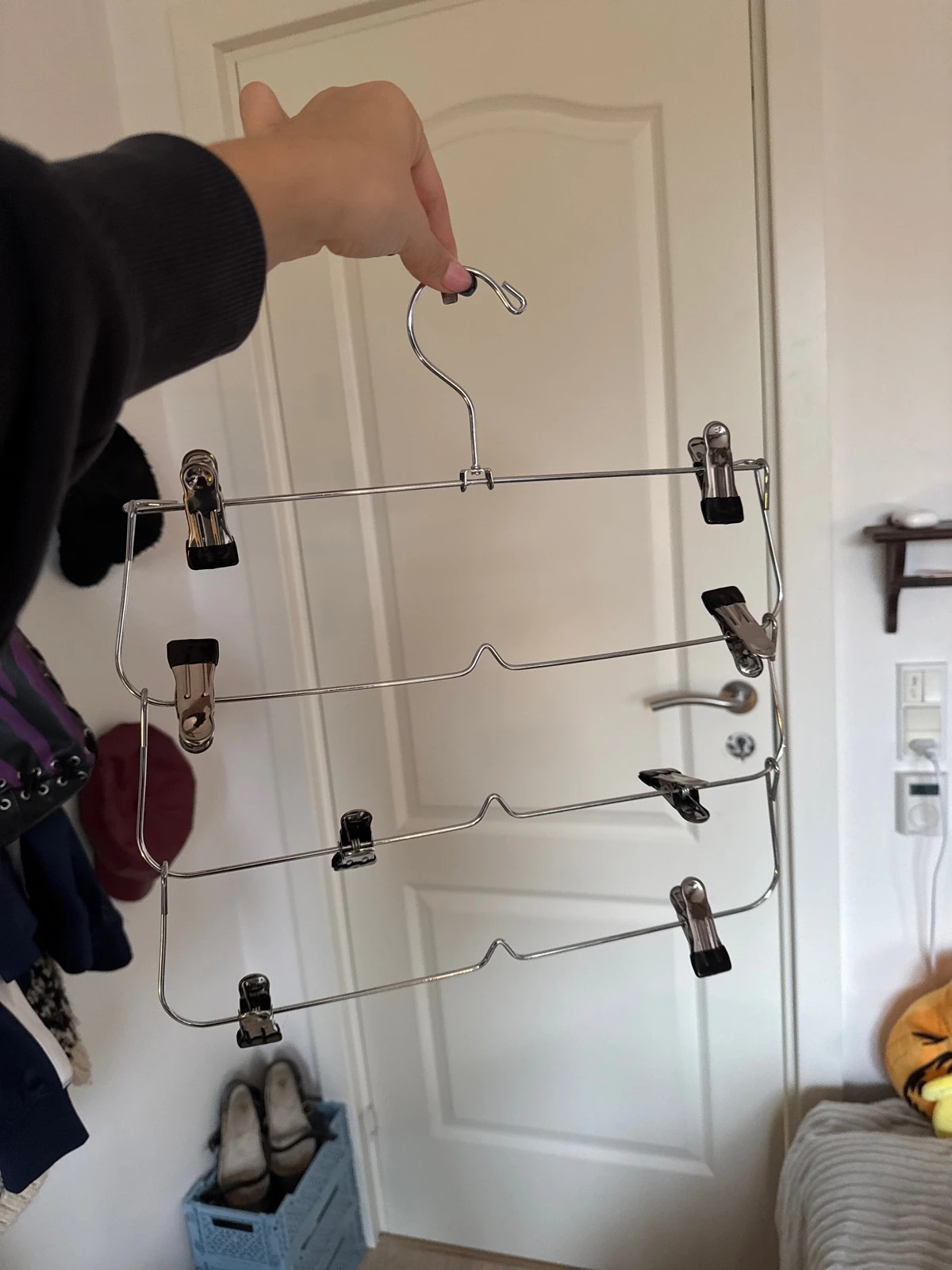 Smart clothes hanger