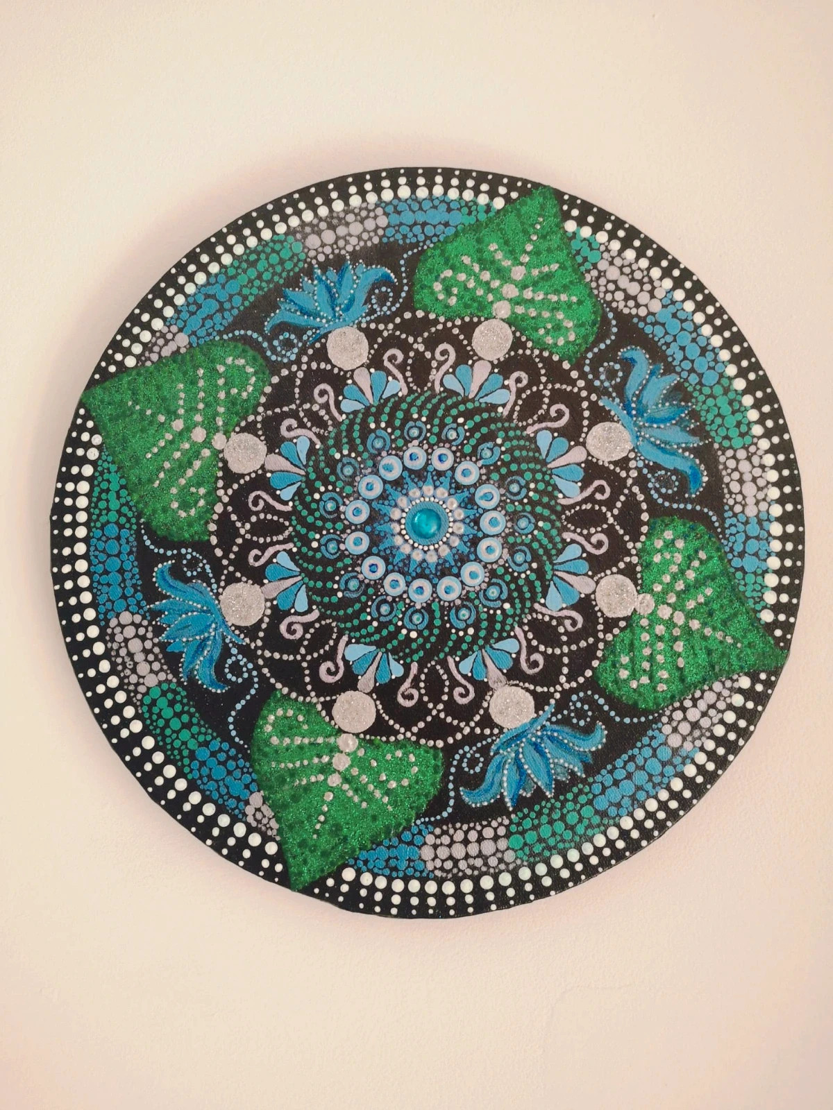 Mandala 30 cm na czarnym tle