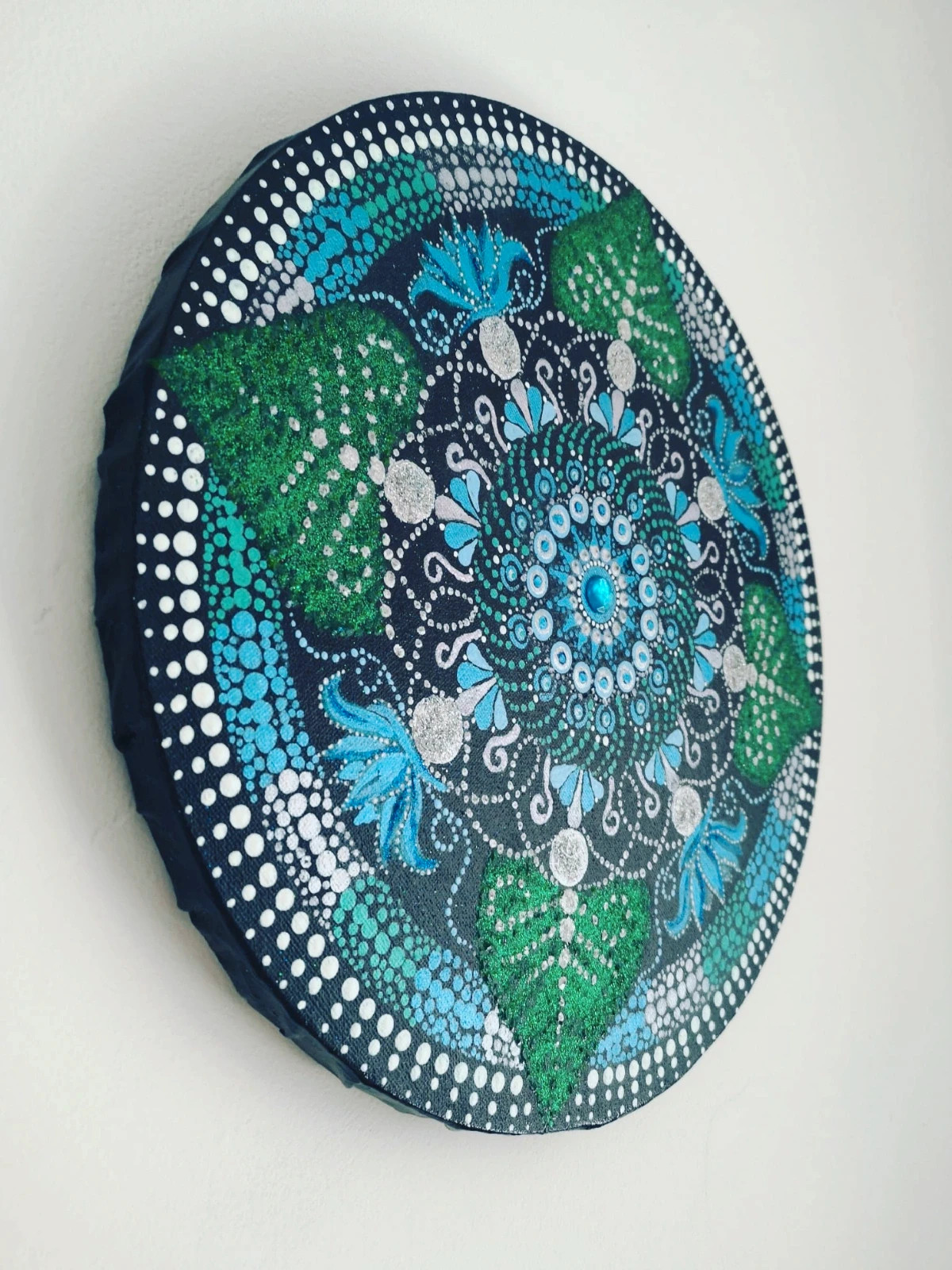 Mandala 30 cm na czarnym tle