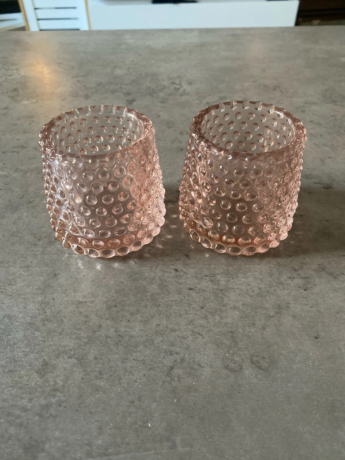 2 Ljuslyktor i rosa glas