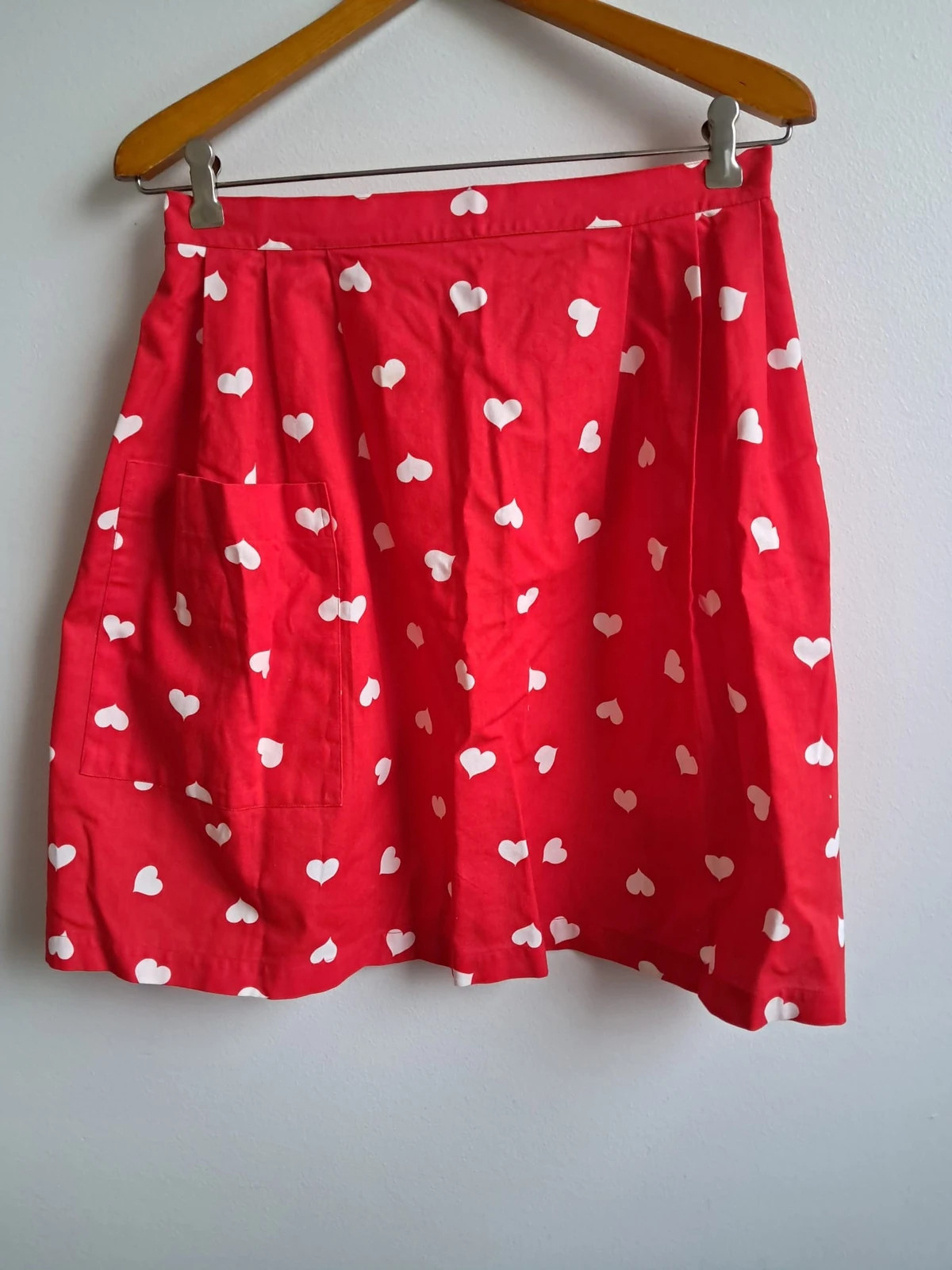 Heart pattern apron